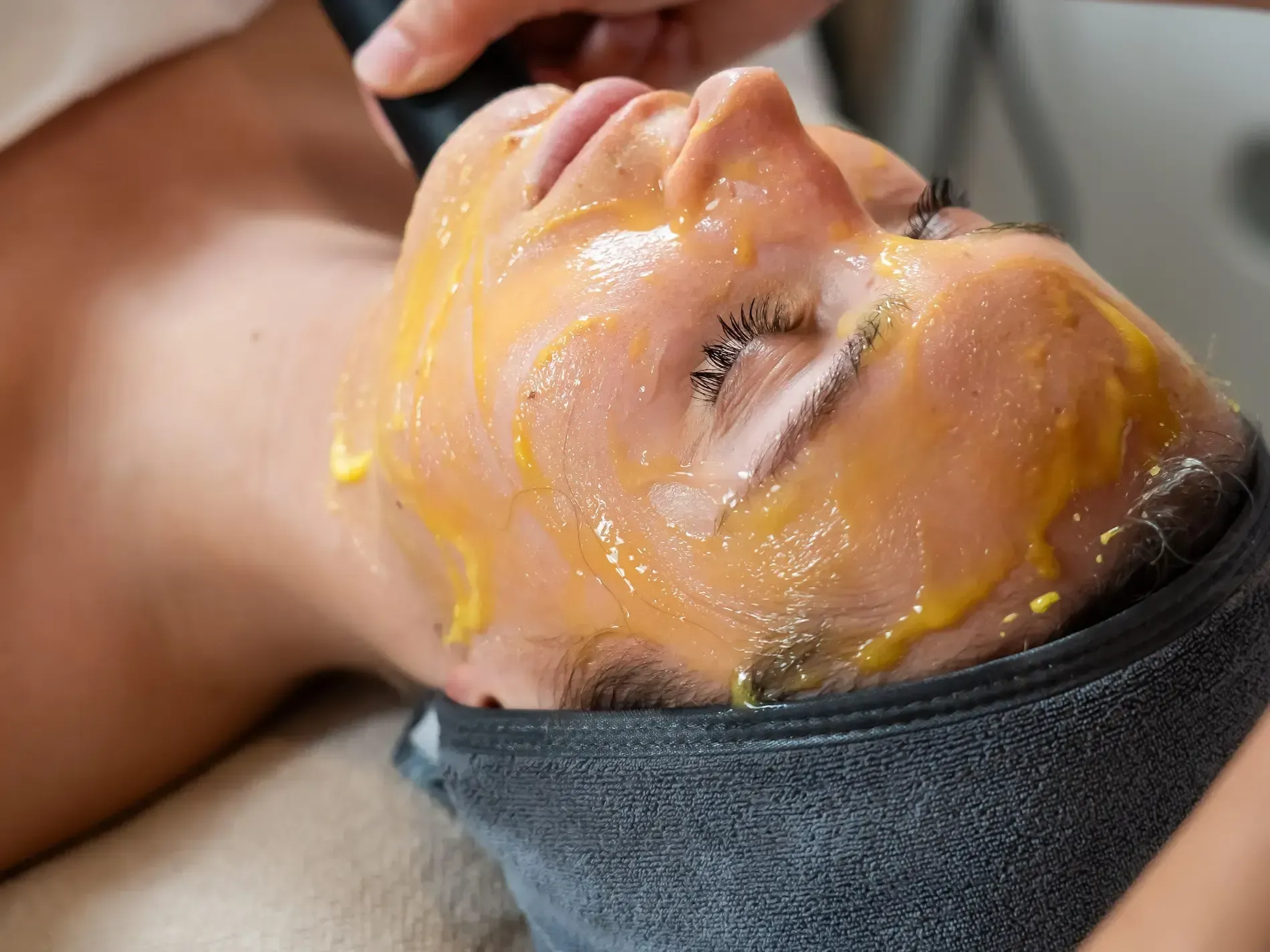 OxyGeneo 6-in-1 facial treatment