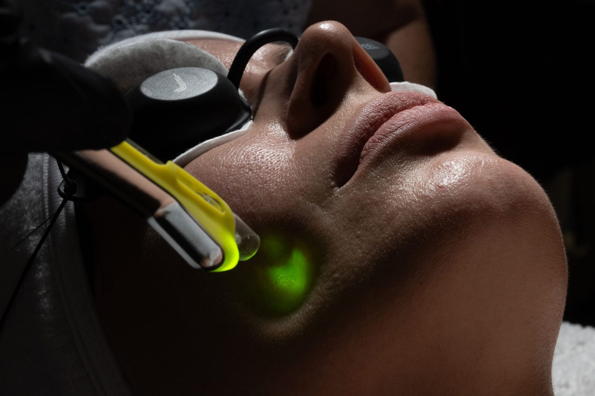 Hydrajet Lymphatic LED treatment step