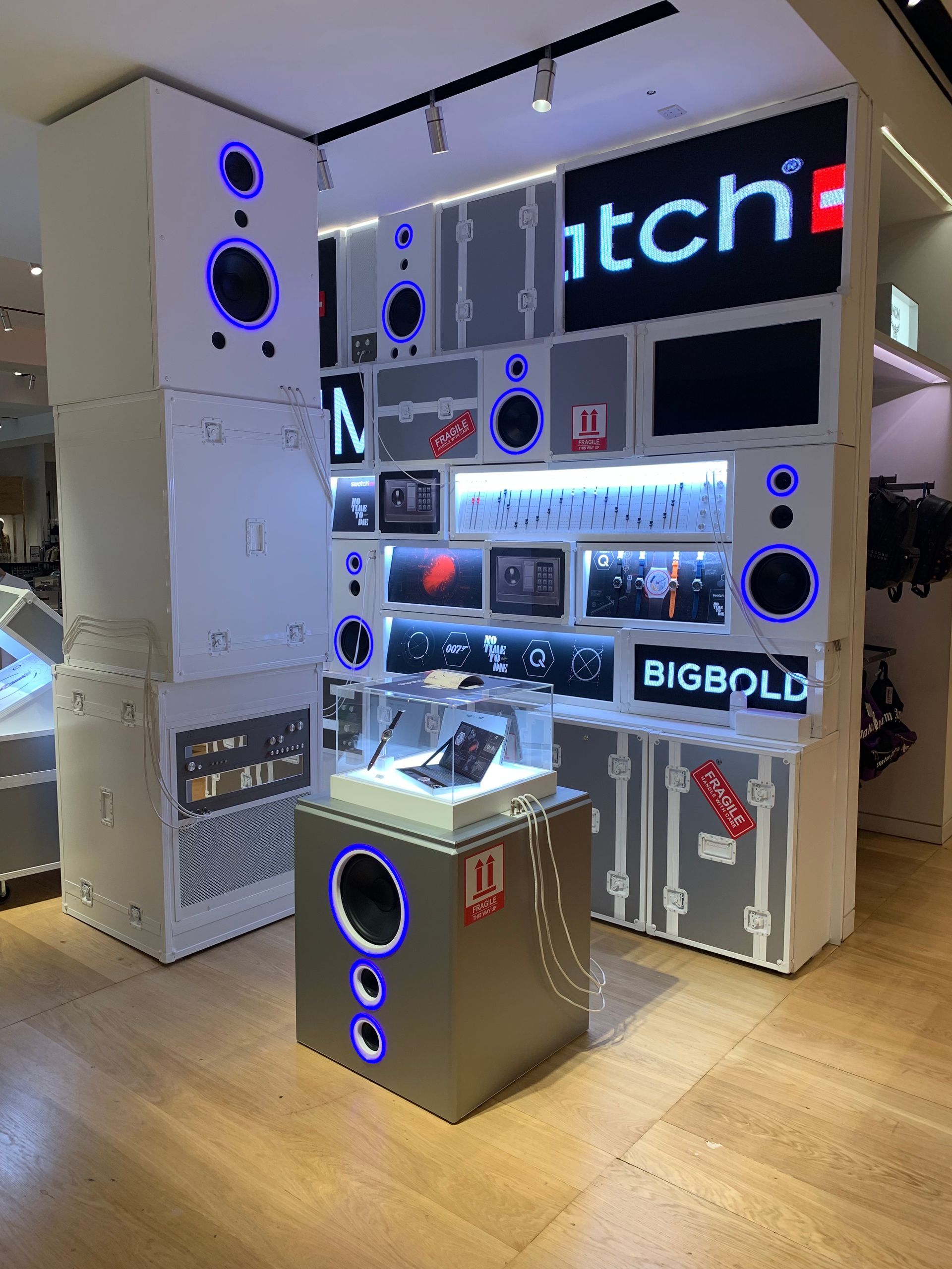 Unique brand display plinths