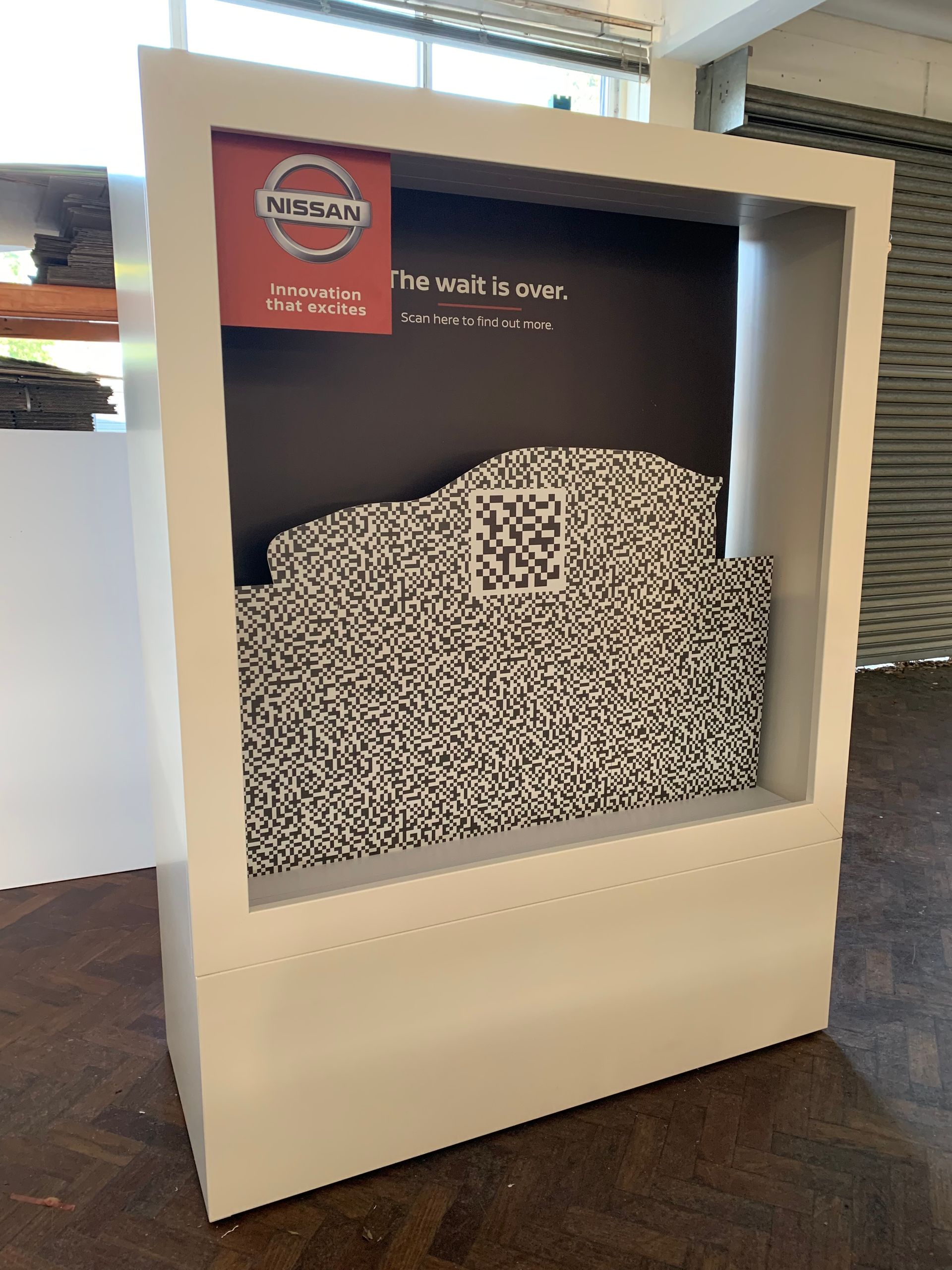 Nissan point of contact display unit