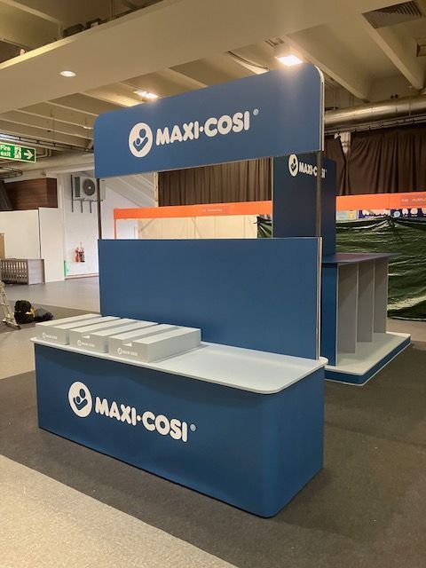 Display stand manufacture and printed brand graphics for Maxi-cosi