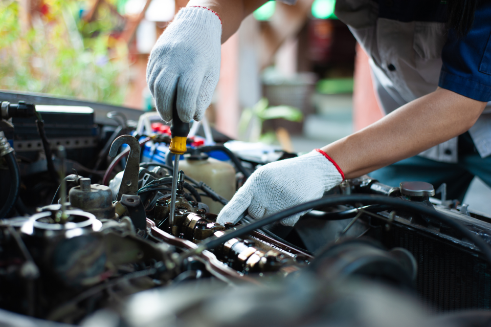 interventi su motore auto