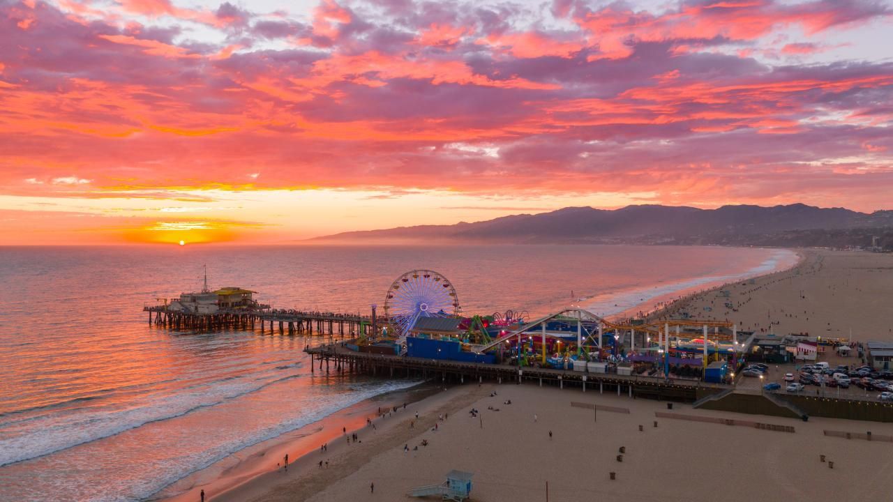 Santa Monica beach area neighborhood for students