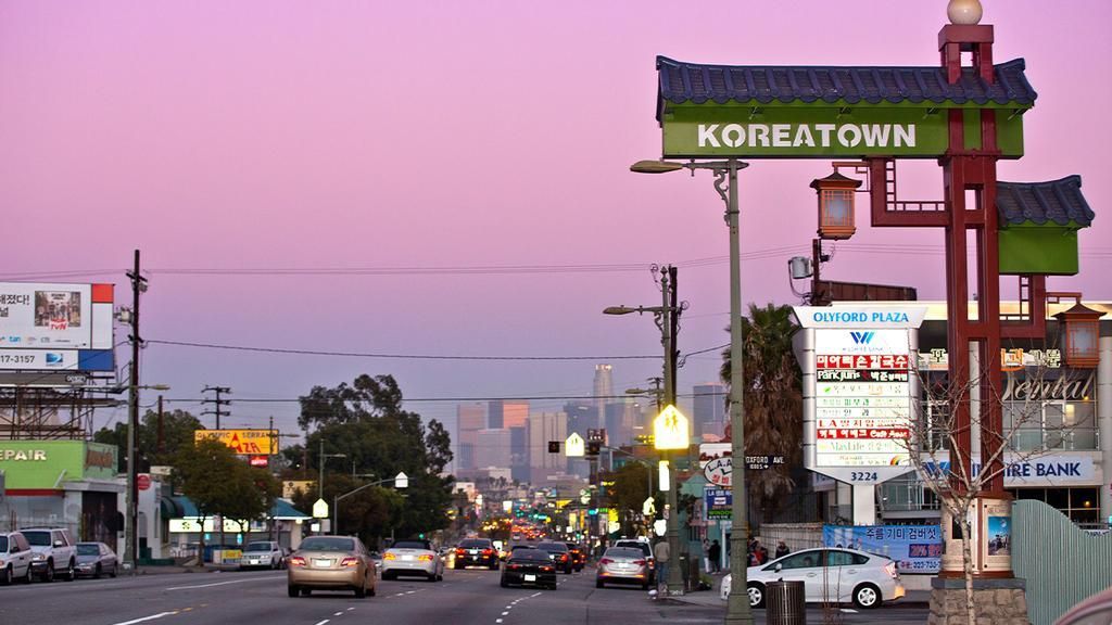 Los Angeles neighborhood street view near UCLA campus