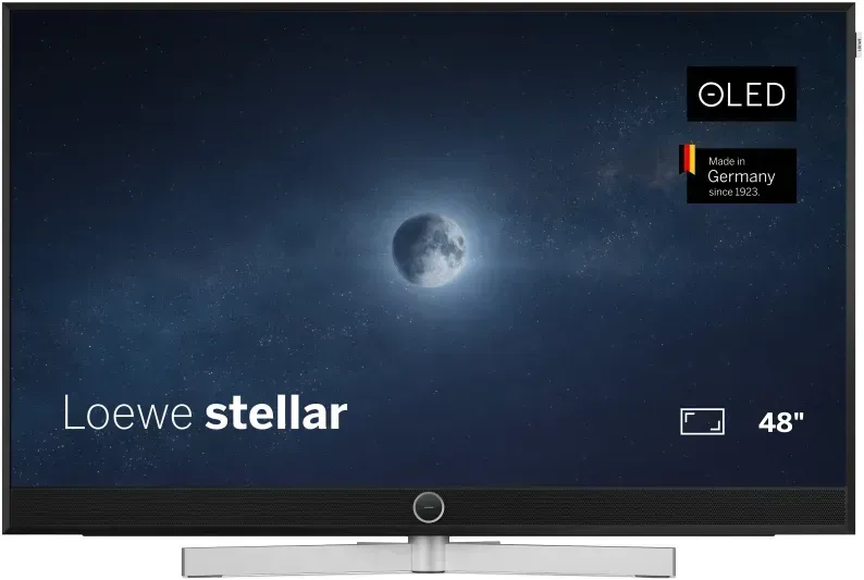Loewe Stellar OLED-Fernseher mit Nachthimmel-Motiv und 48-Zoll-Aufschrift auf dem Bildschirm