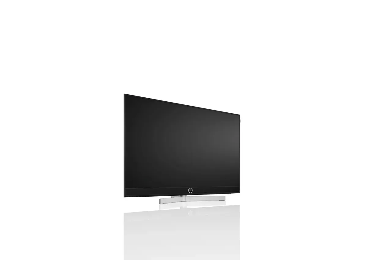 Loewe Stellar OLED-Fernseher mit Nachthimmel-Motiv und 48-Zoll-Aufschrift auf dem Bildschirm