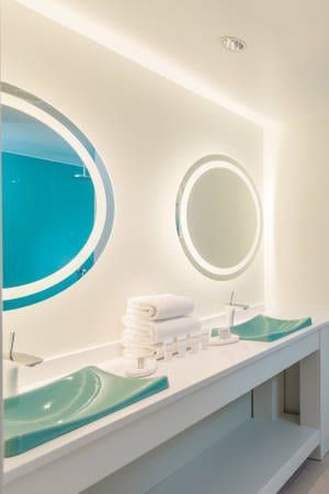 mirrors in rooms