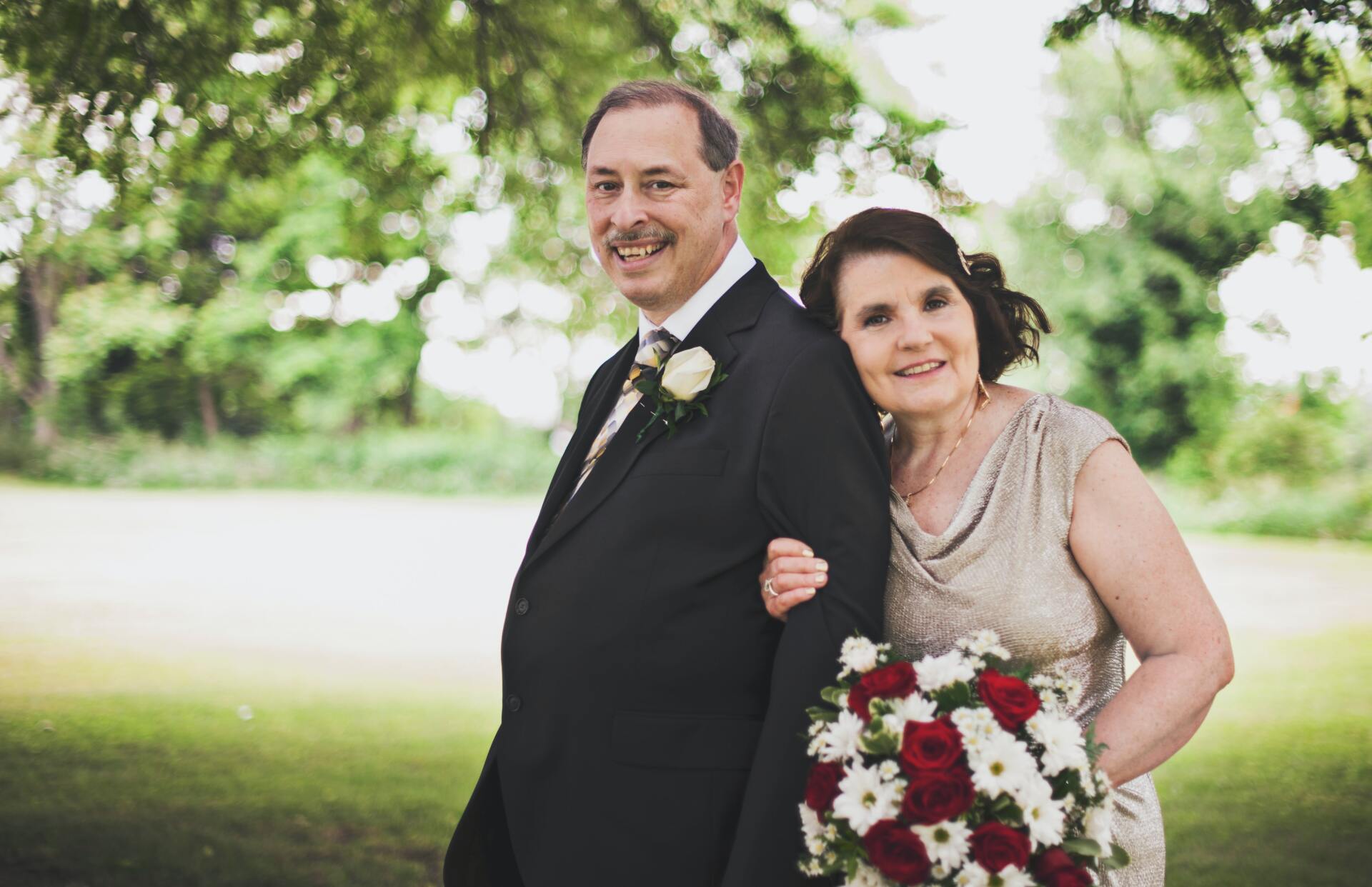 Coppia fa il rinnovo delle promesse di matrimonio