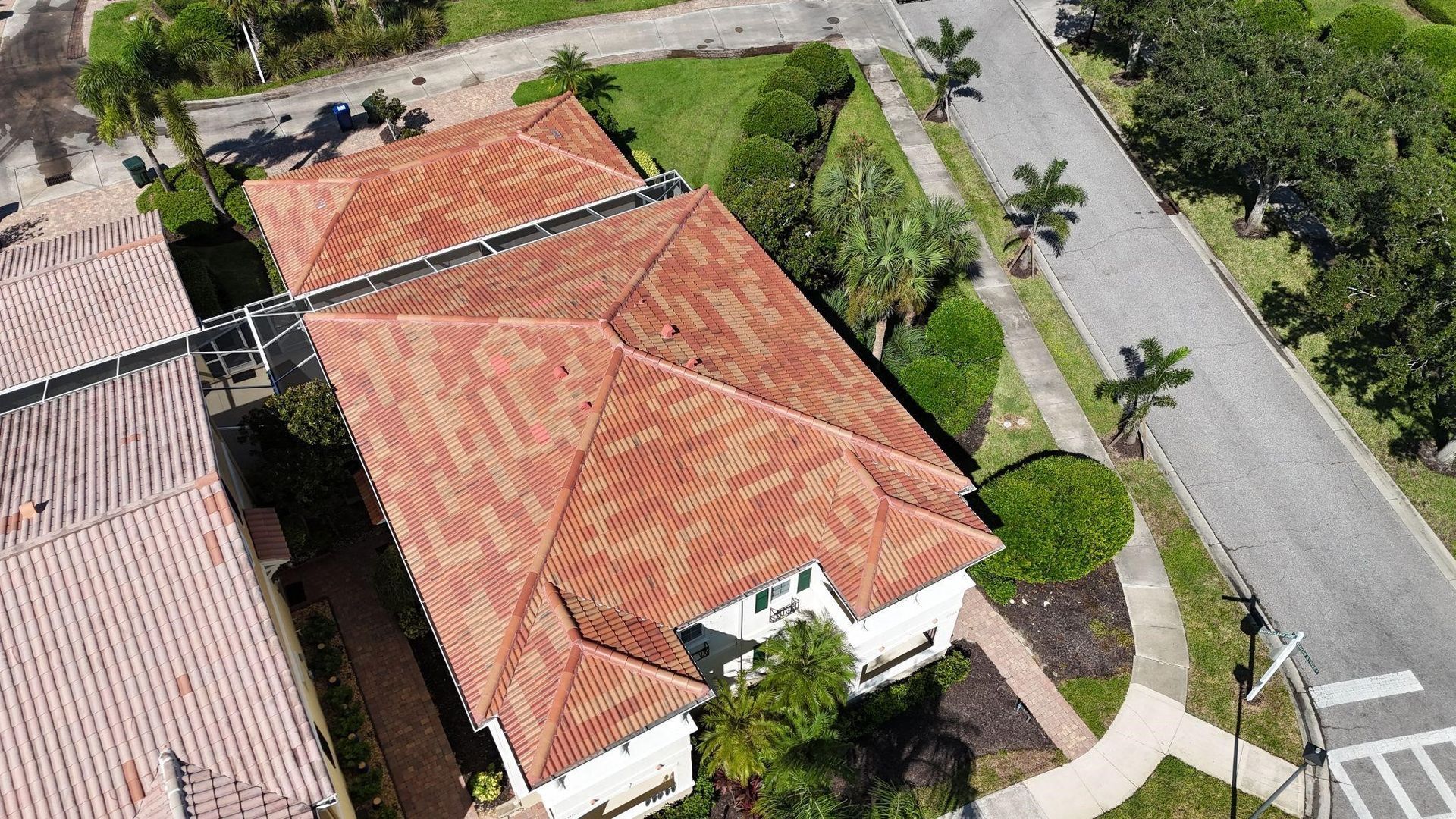 Roof replacement signs in Turtle Rock homes Florida