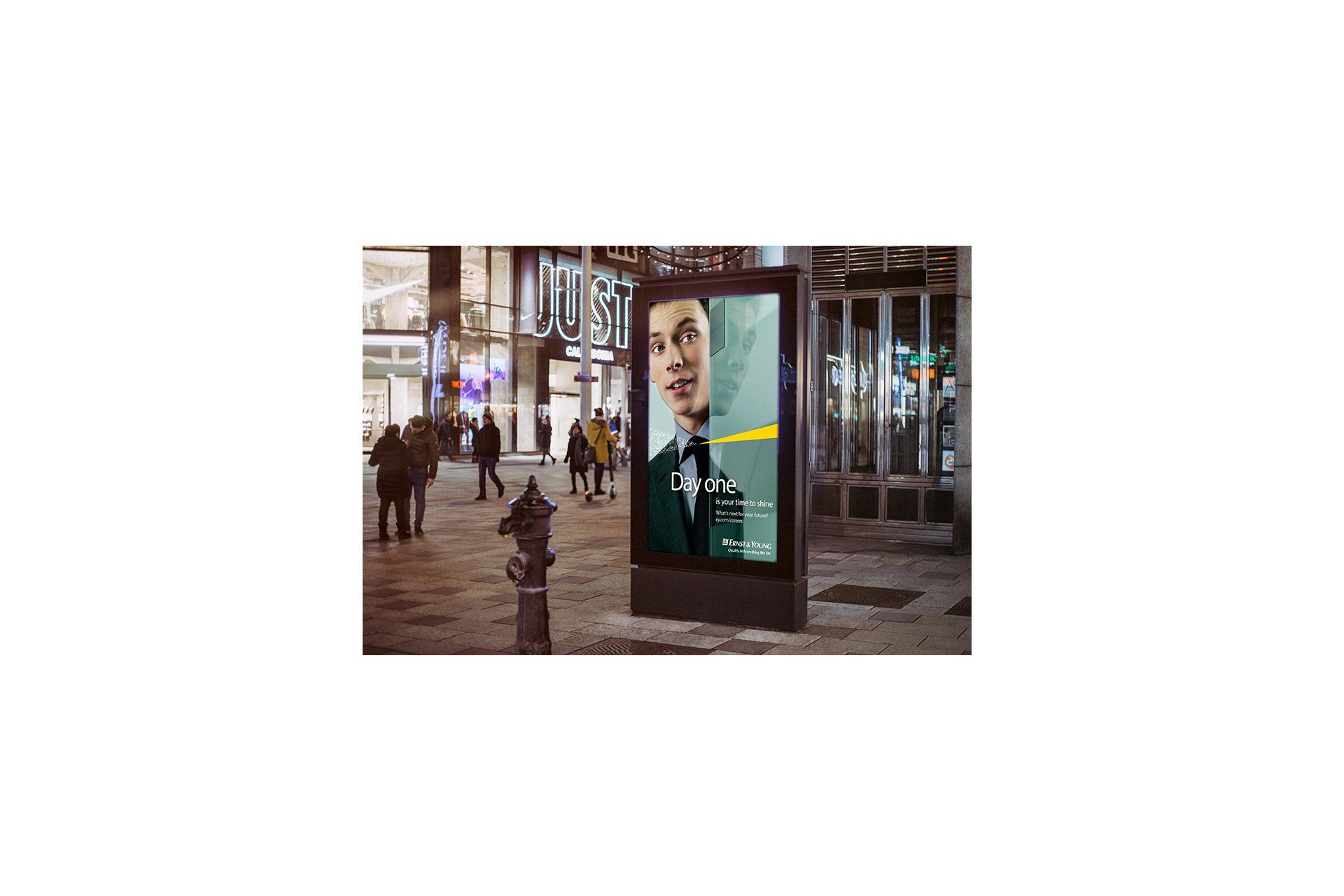 New Graduate Recruiting Lightbox Advertisement
Internal Customer: Ernst & Young, LLP 