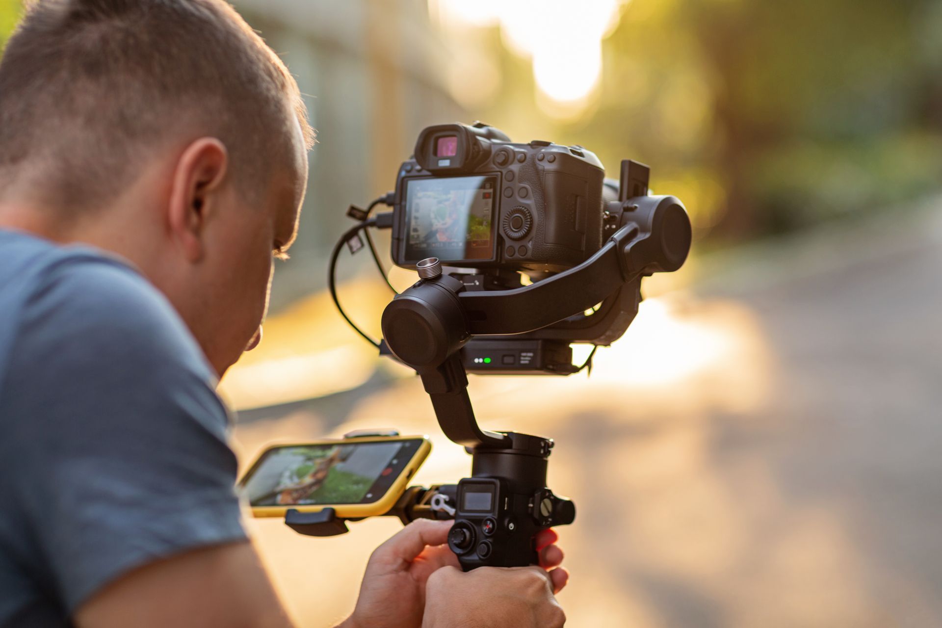 Everything you need to know about audio-video marketing. How to use it efficiently to target your id