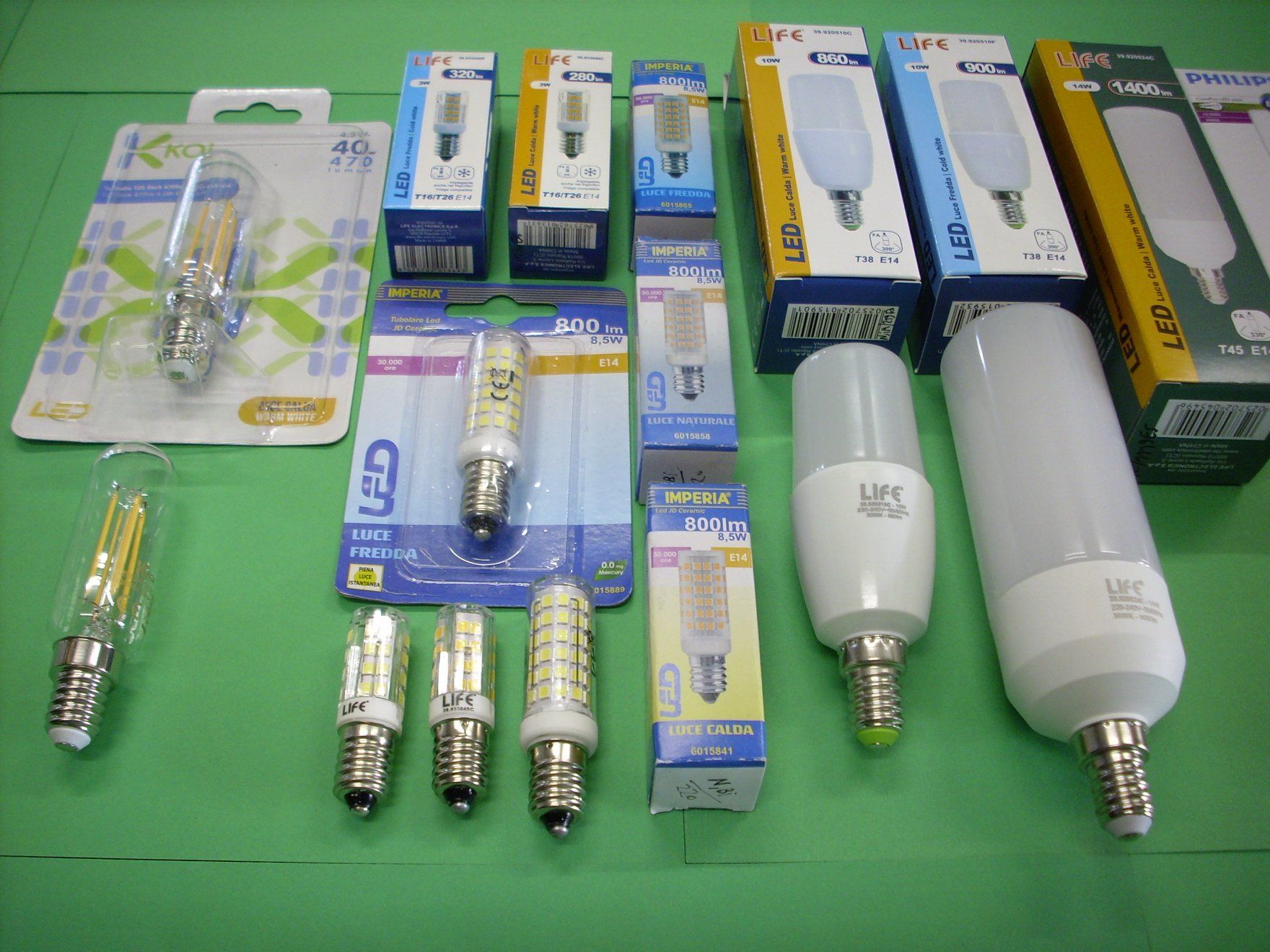 Lampadine elettriche di vario voltaggio
