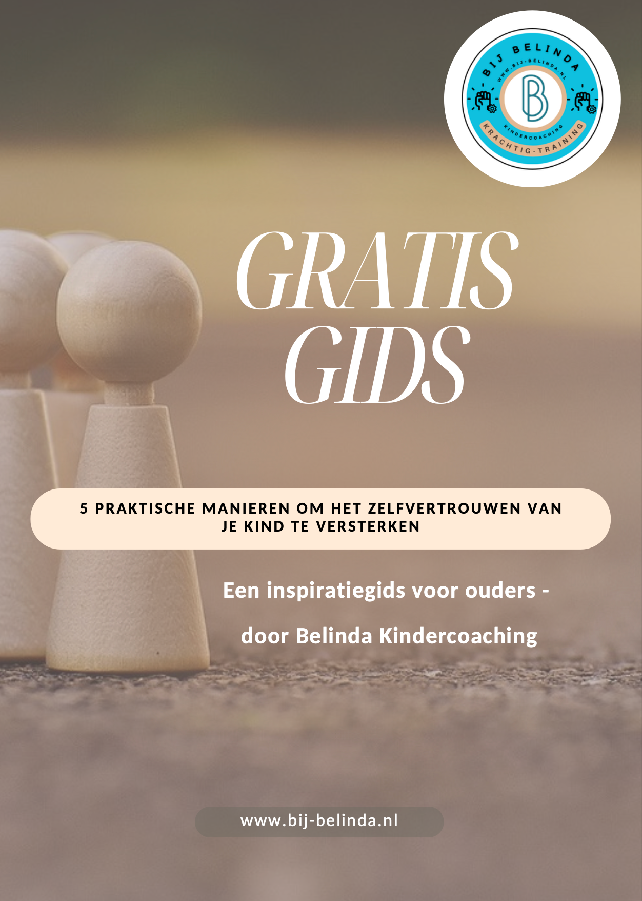 Gratis gids over rustgevende inrichting, beige poster met houten kralen en witte tekst