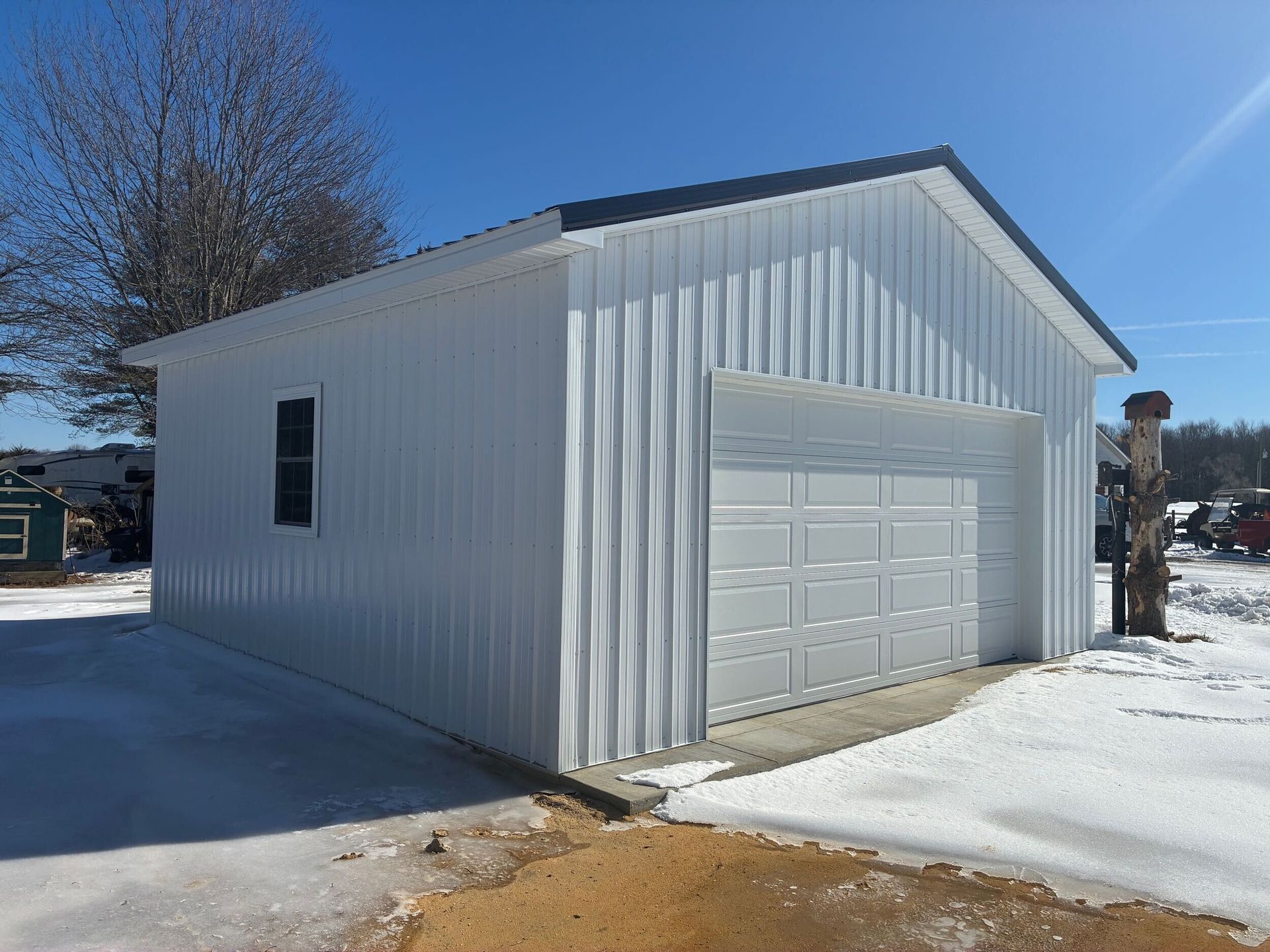 24x24x10 pole barn