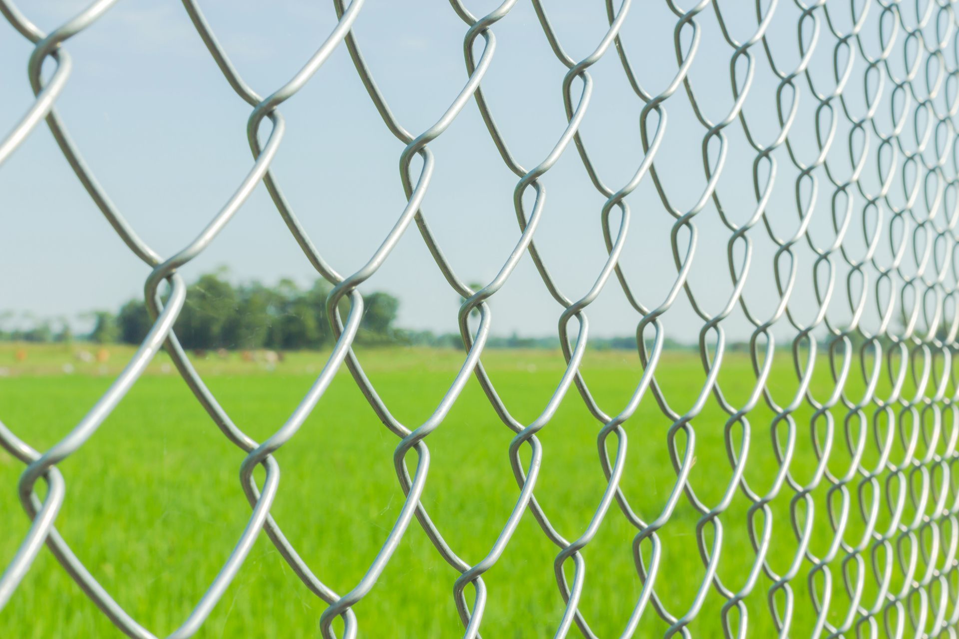 Commercial galvanized steel chain link fence installation in Tampa, FL