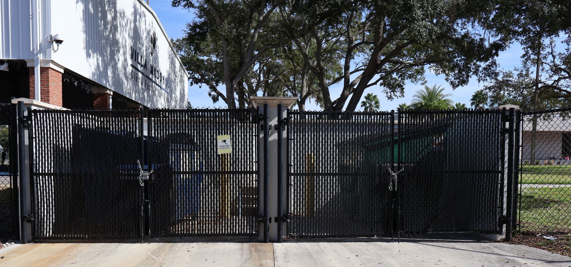 Commercial dumpster enclosure in Tampa, FL