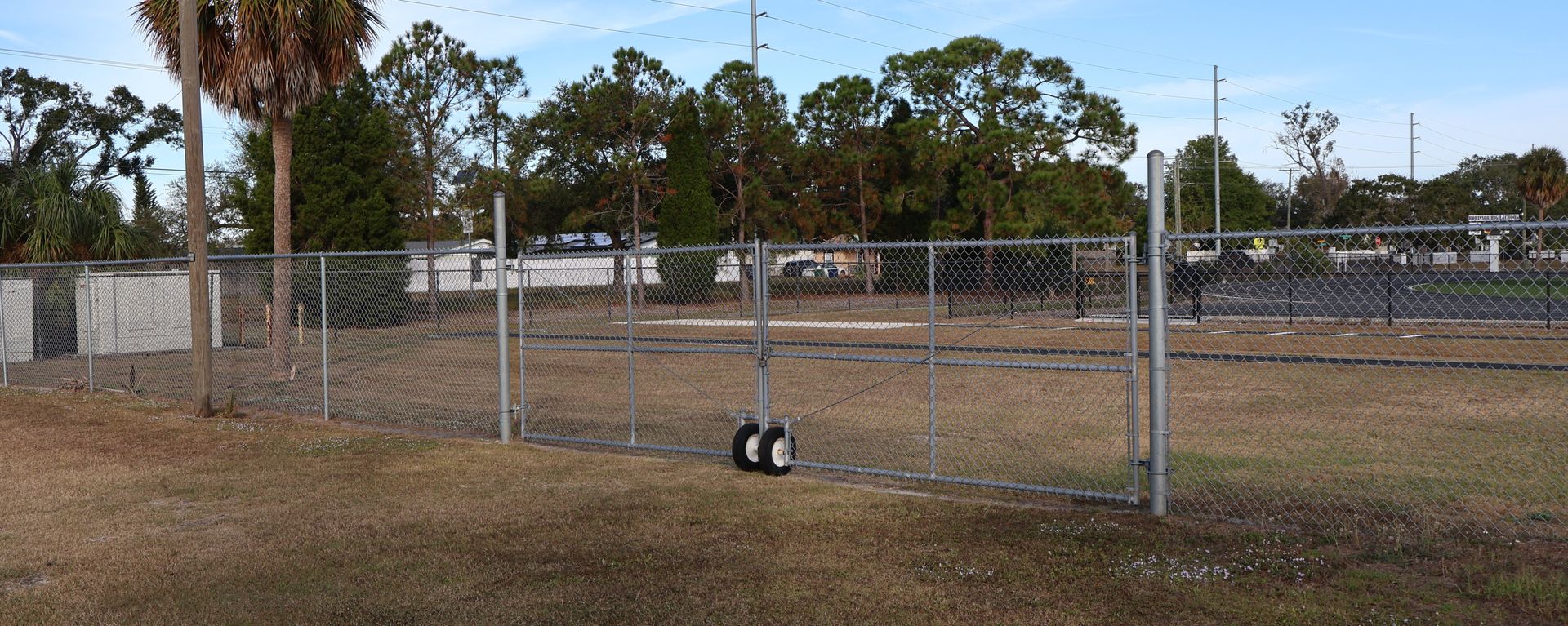 Commercial chain link gate installation in Tampa, FL
