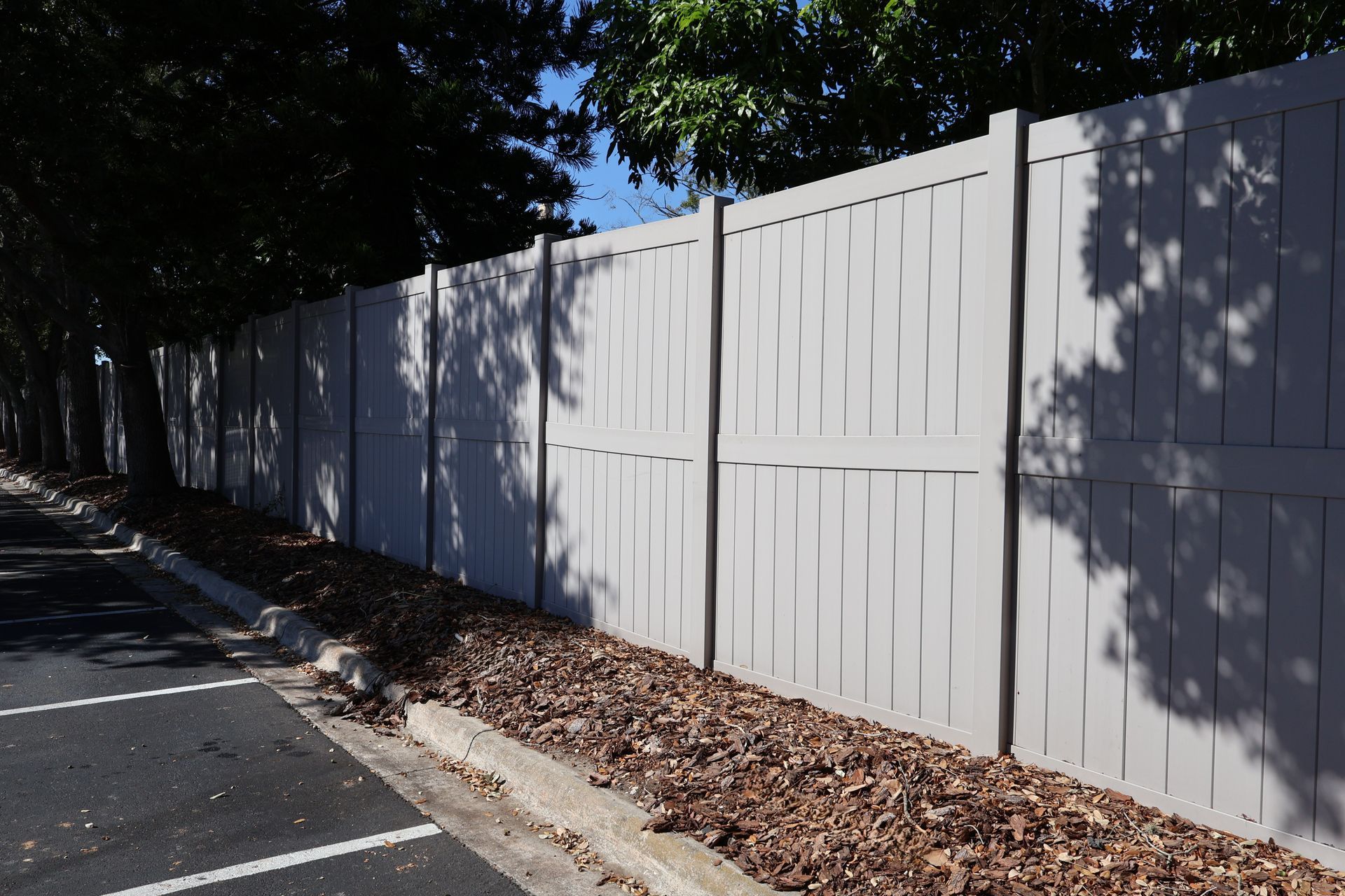 Commercial PVC/vinyl privacy fence installation in Tampa, FL