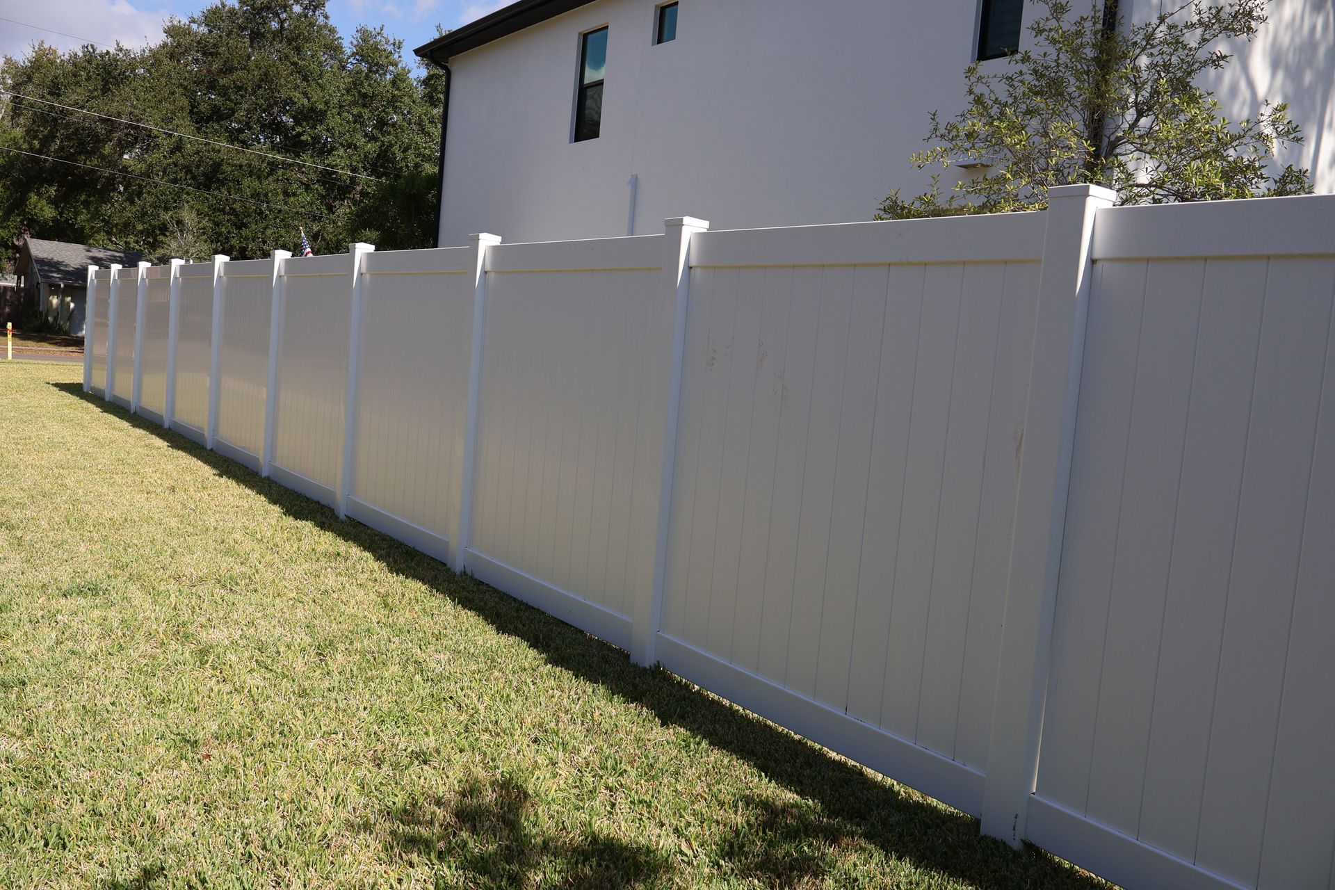 Residential PVC/Vinyl privacy fence installation in Tampa, FL