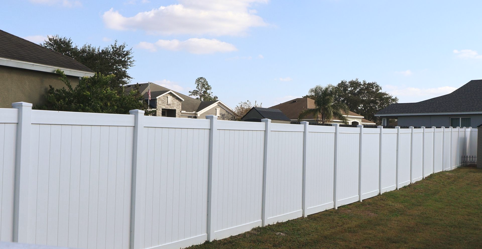 Residential PVC/Vinyl privacy fence installation in Tampa, FL