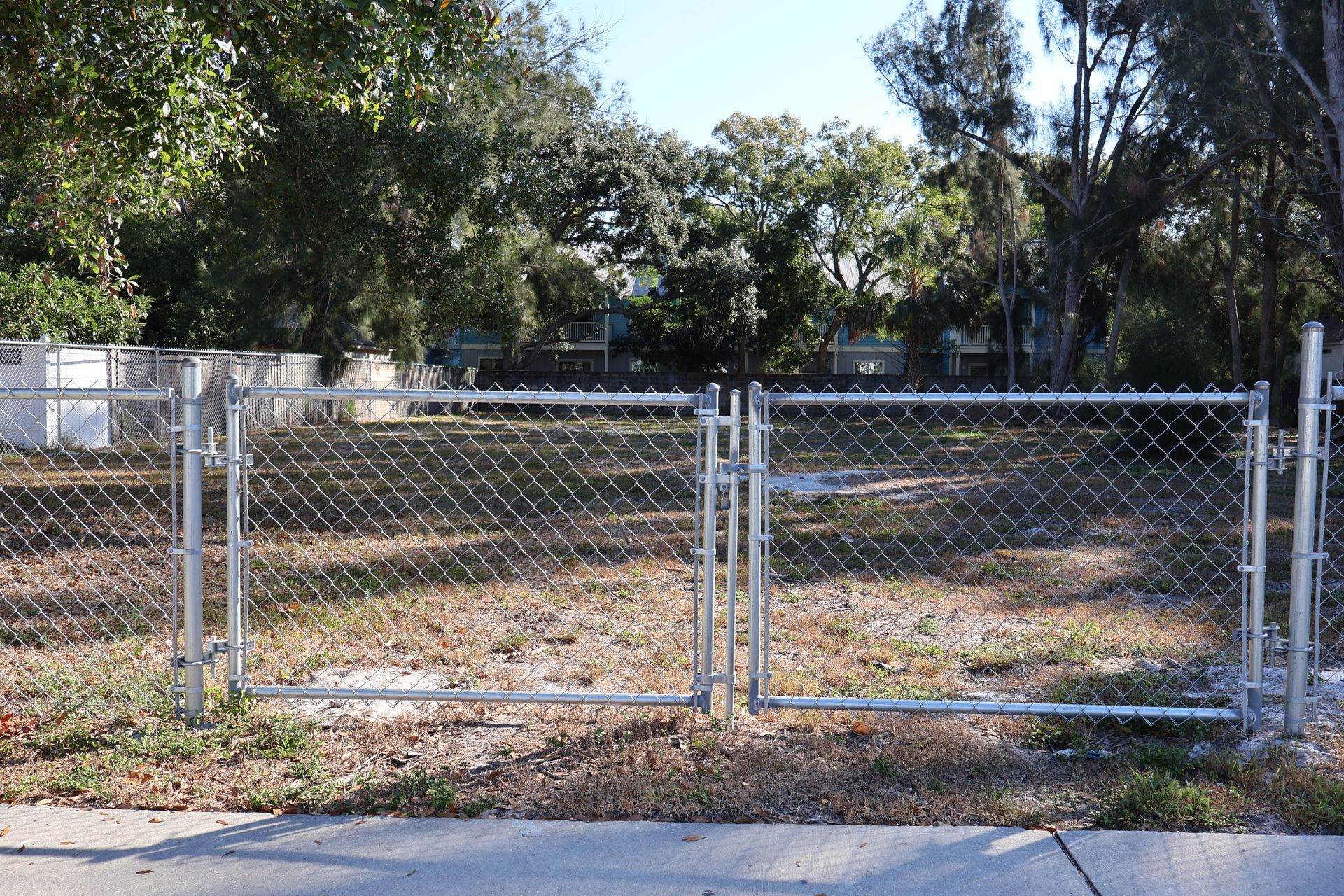 Residential chain link fence around a backyard in Tampa, FL
