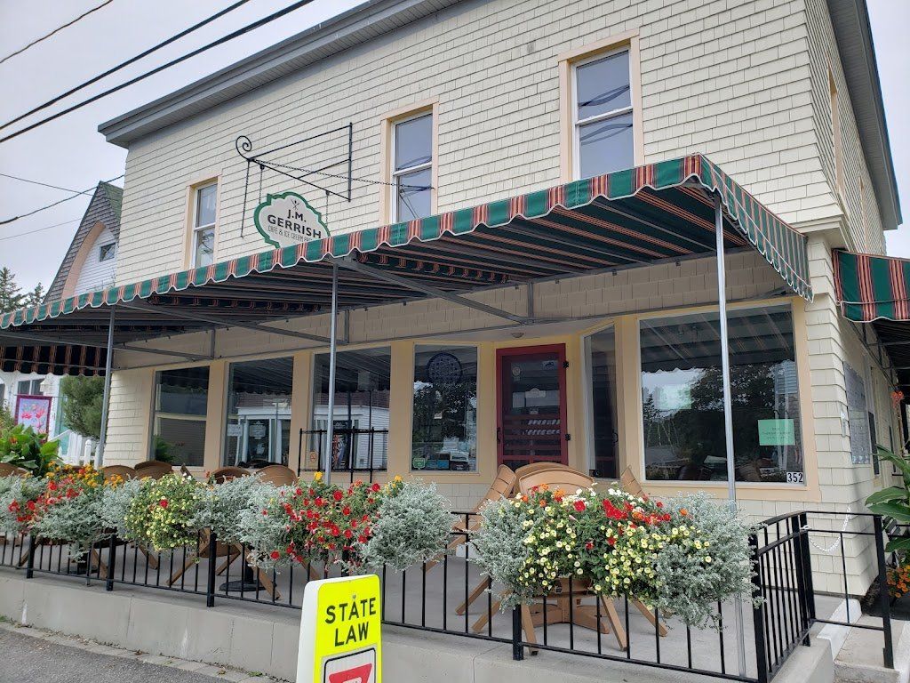 Cafe near the Bluff House Inn.