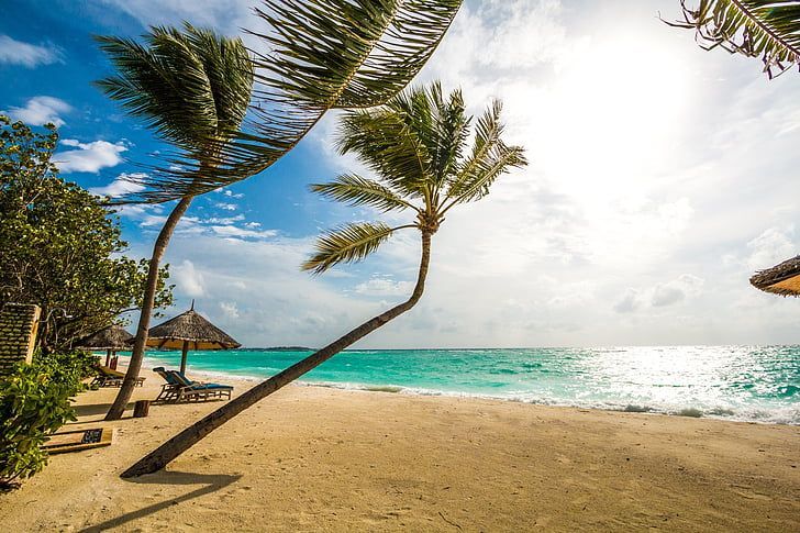 Exploring the Best Luxury Resorts in the Maldives