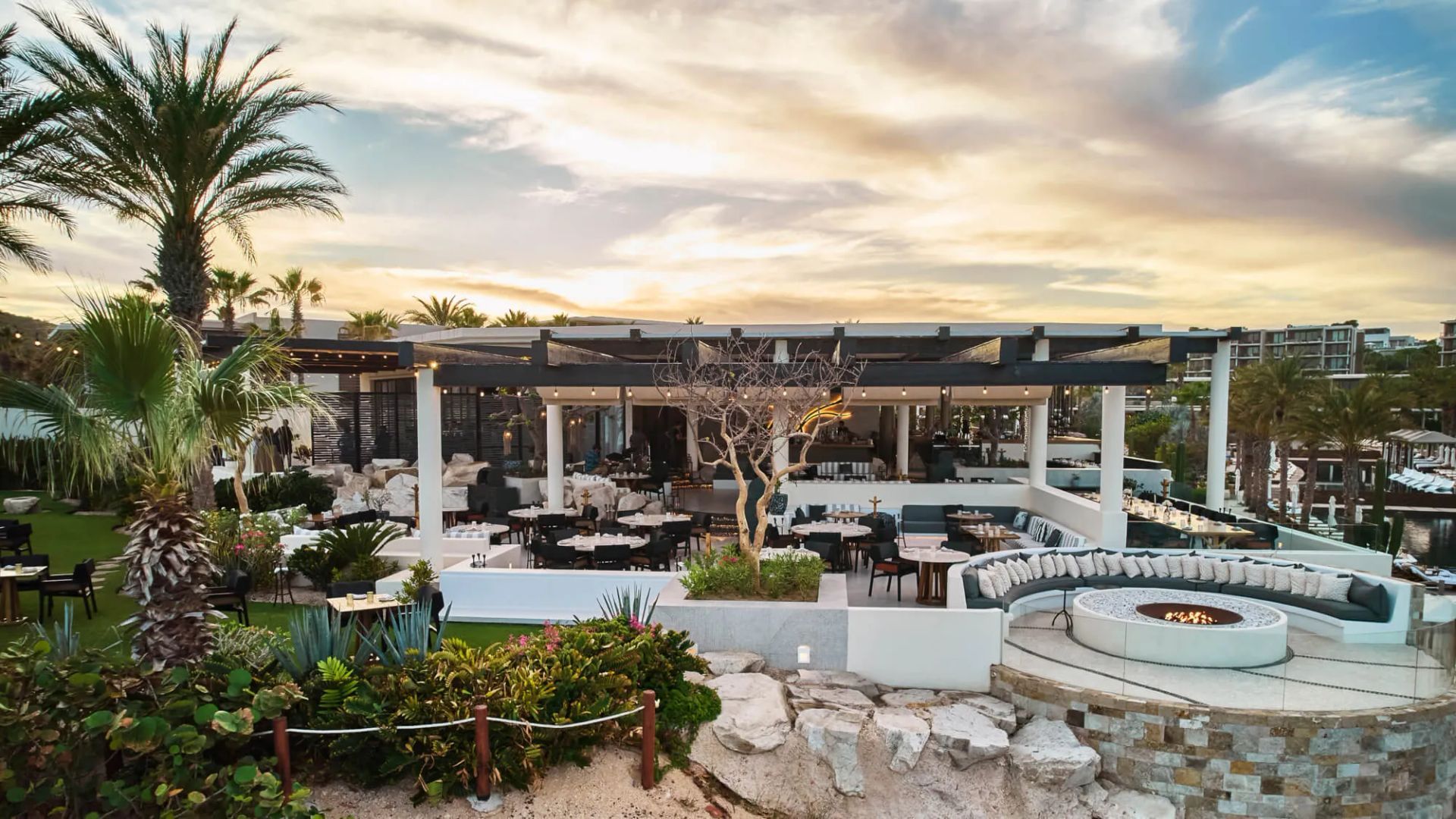 Chileno Bay Resort & Residences, Auberge Collection
