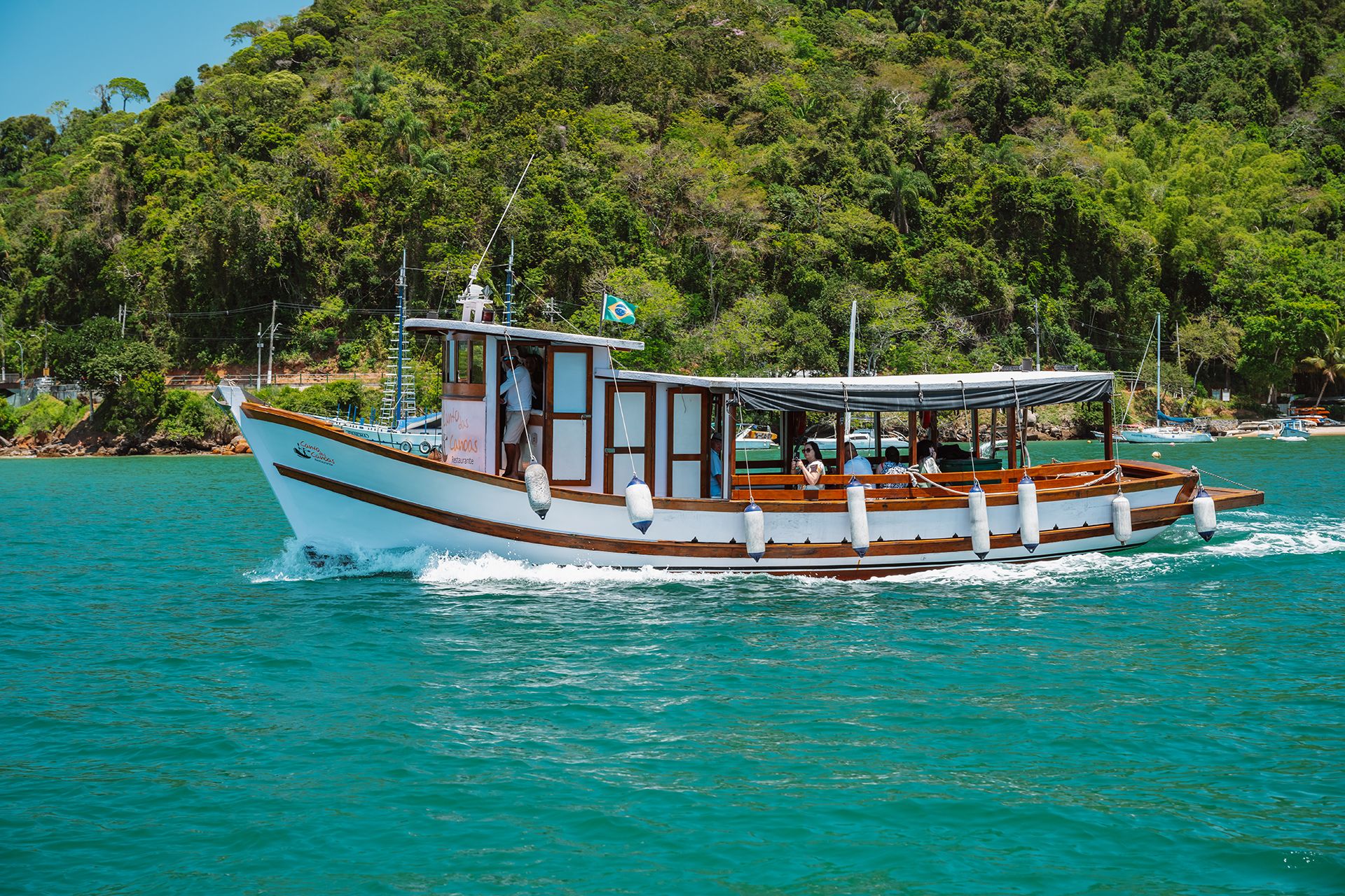 traslado de barco day pass ilha da gipoia angra beach