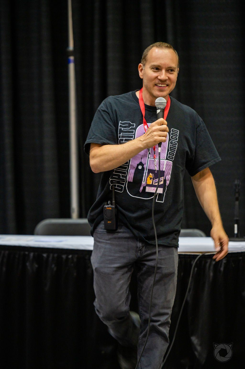 Tim Hunt speaking at the 2022 Capital City Comic Con event