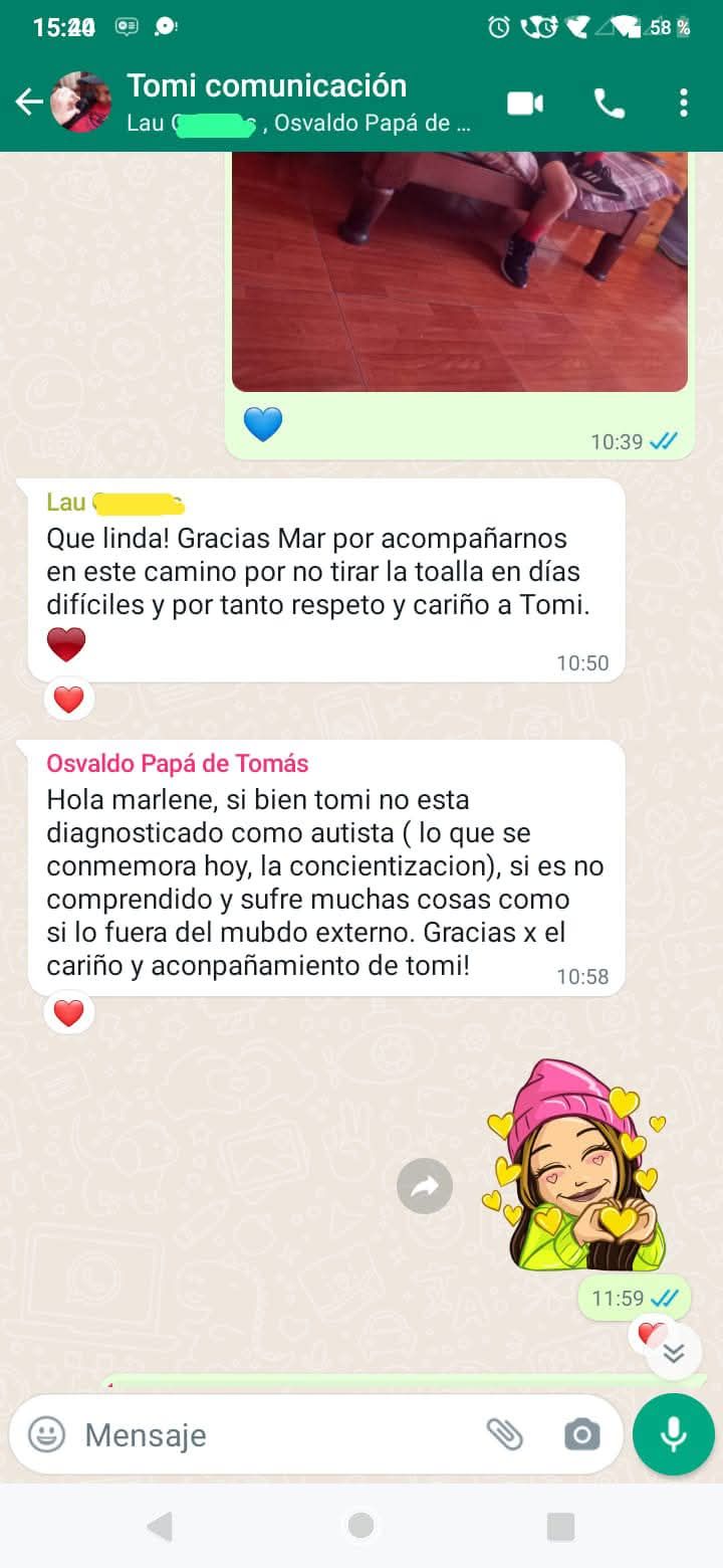 Conversación de WhatsApp con mensajes de texto y un sticker.