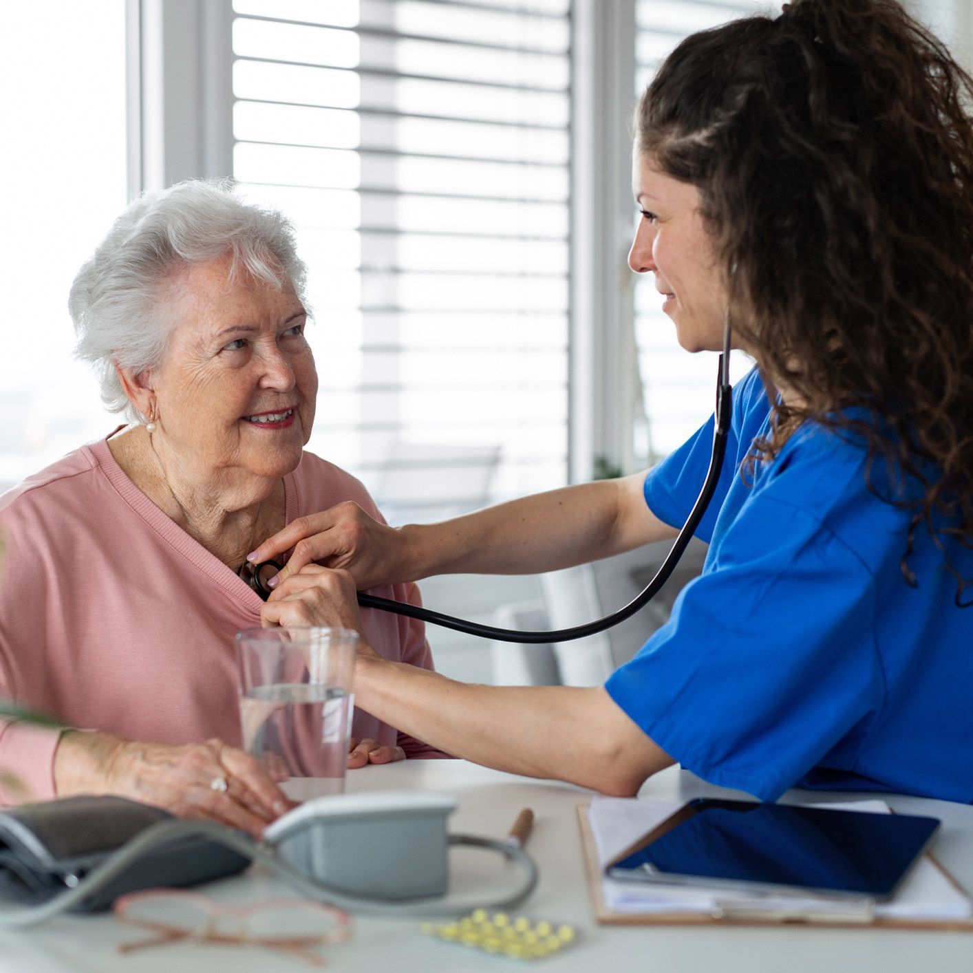 Caregiver Monitoring the Senior Woman — Hollywood, FL — Tradition Homecare Caregiver Monitoring the Senior Woman — Hollywood, FL — Tradition Homecare