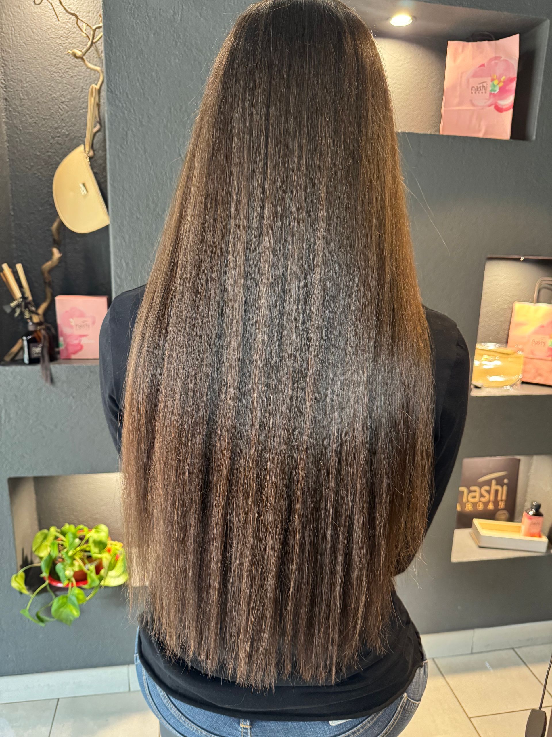capelli lunghi lisci castani