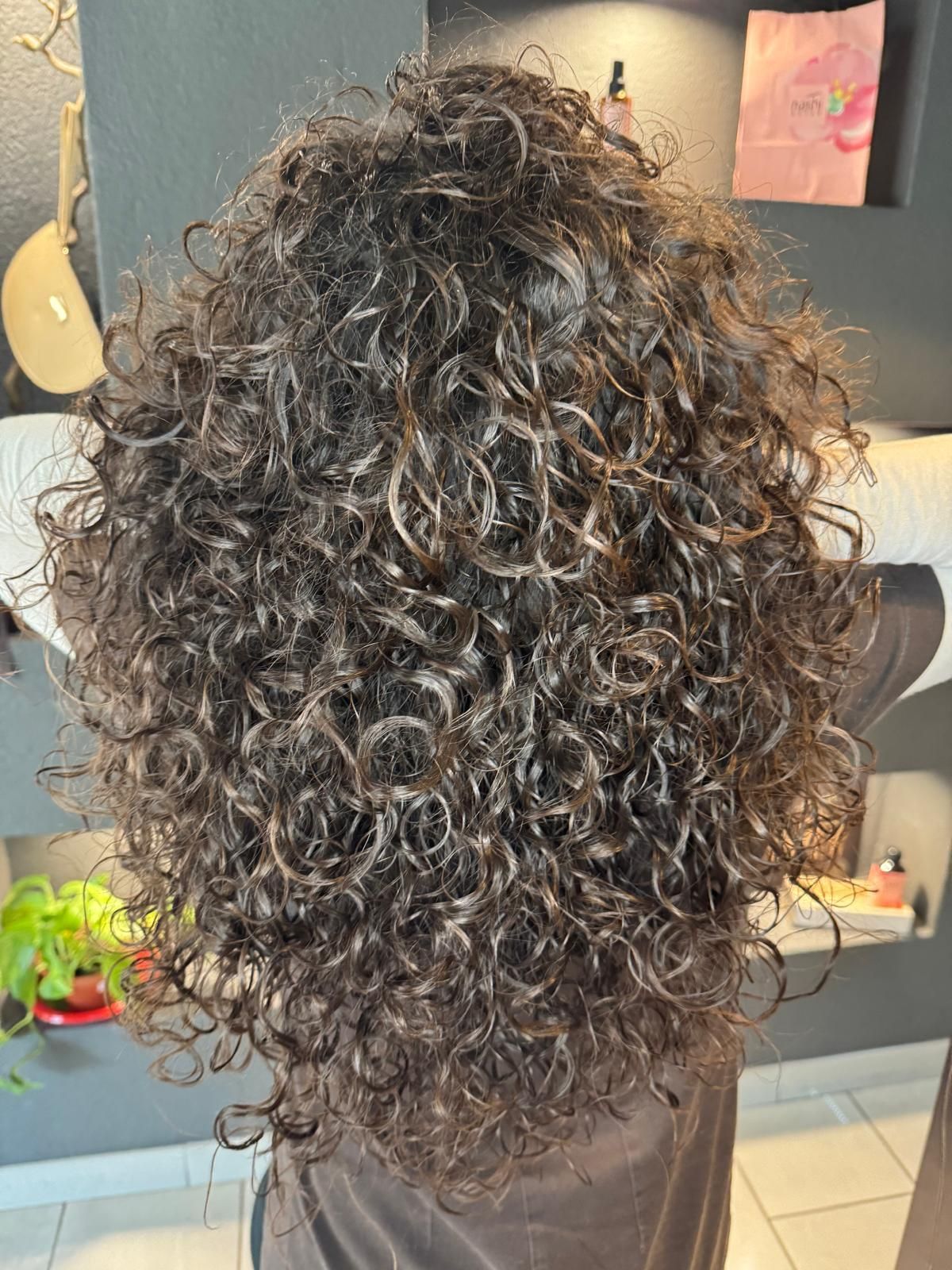 capelli ricci castano freddo
