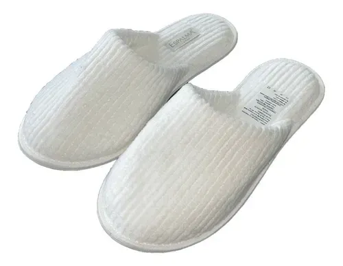 Pantuflas de casa de color gris oscuro