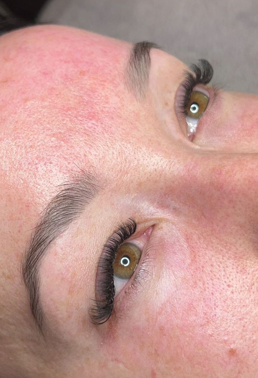 wimperextensions apparance etten-leur wimperstyliste russian naturel  volume one by one extensions Breda 