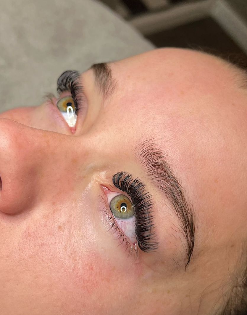 wimperextensions apparance etten-leur wimperstyliste russian naturel  volume one by one extensions Breda 