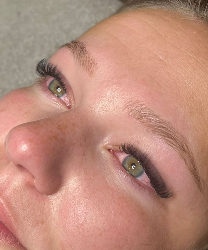 wimperextensions apparance etten-leur wimperstyliste russian naturel  volume one by one extensions Breda 