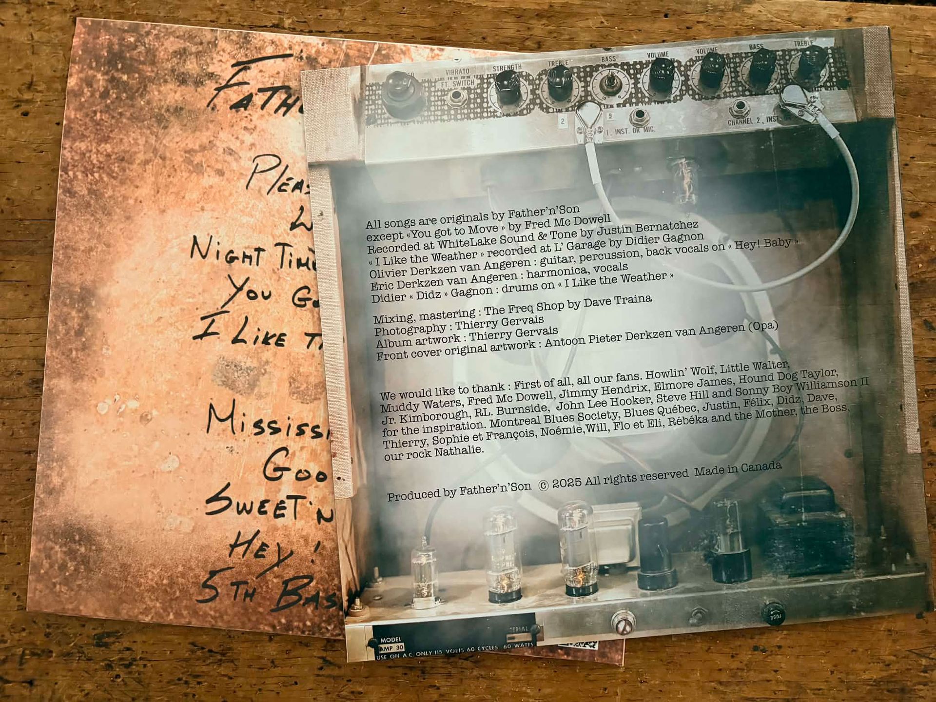Intérieur de la pochette de l’album de Father N Son.