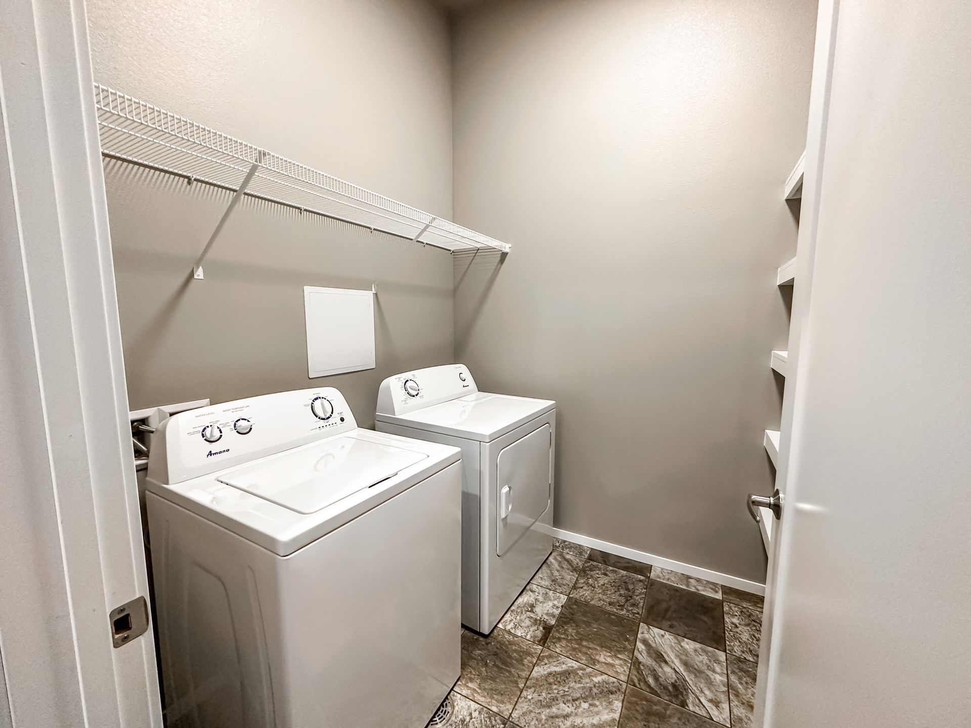 University Hills Apartments in Sioux Falls, SD 5520 W Success Street