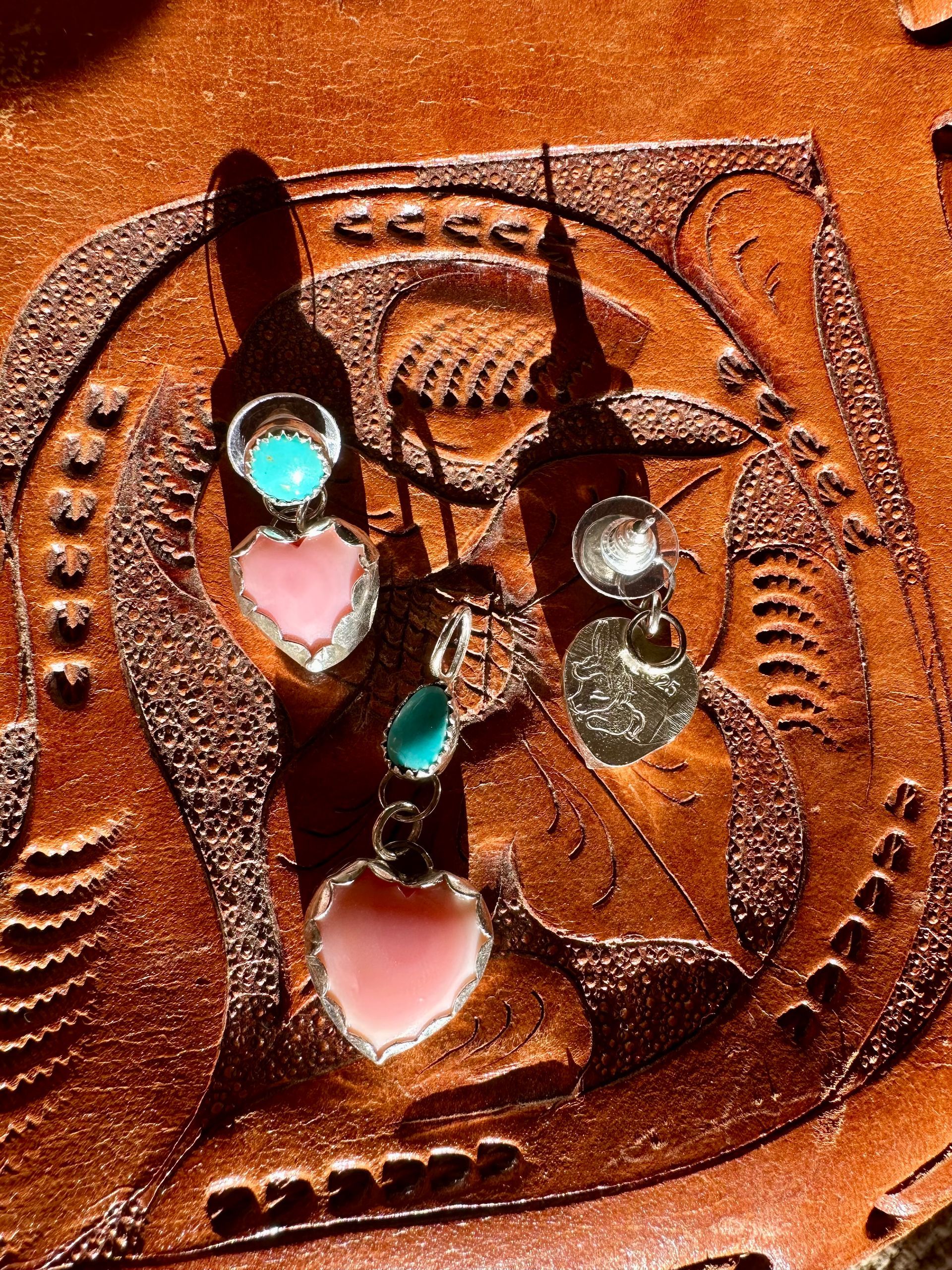 Pink Conch and Kingman Turquoise Earrings and Pendant Set