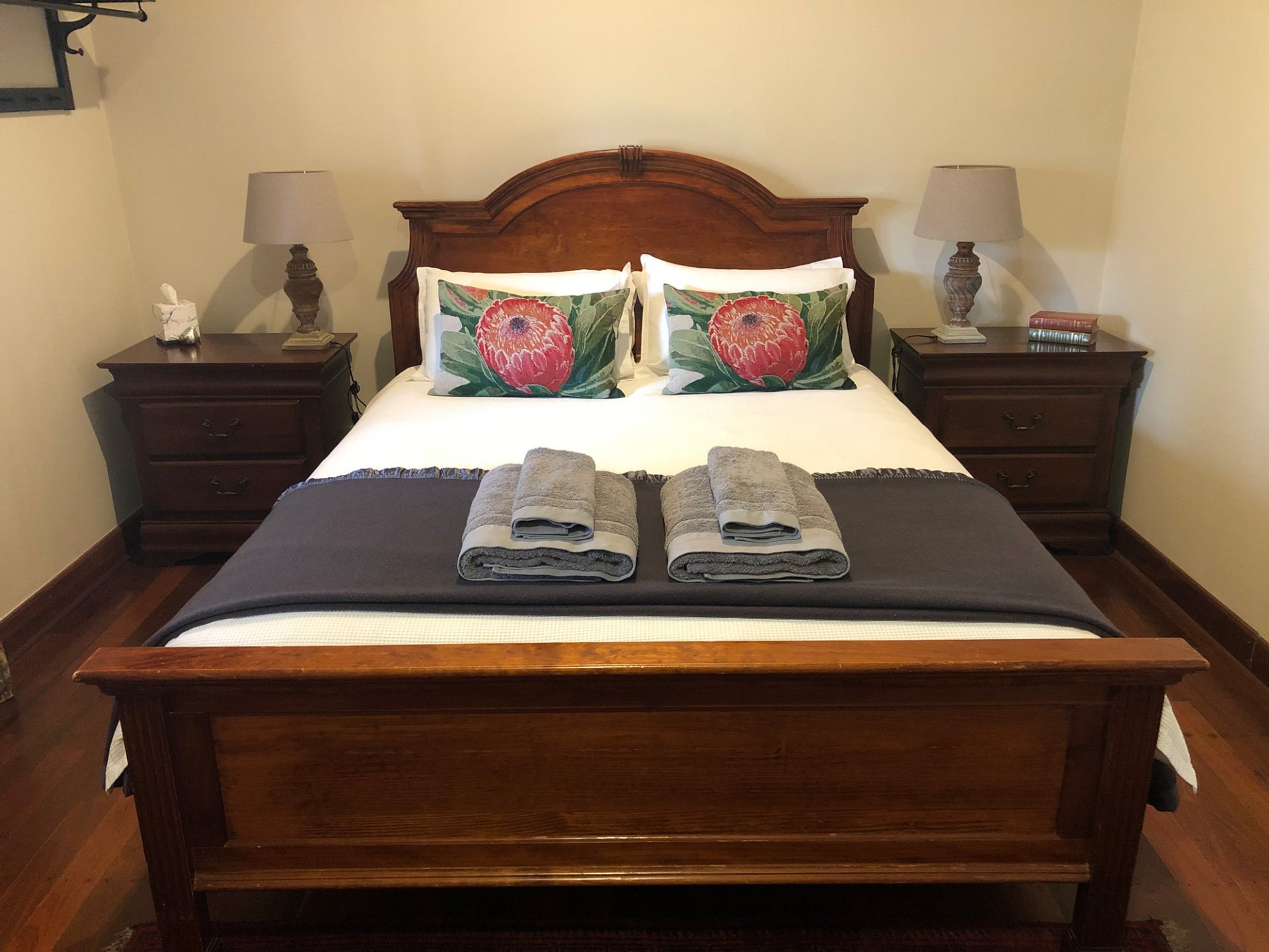 Narrogin Hotel Gallery Bella's Country Place