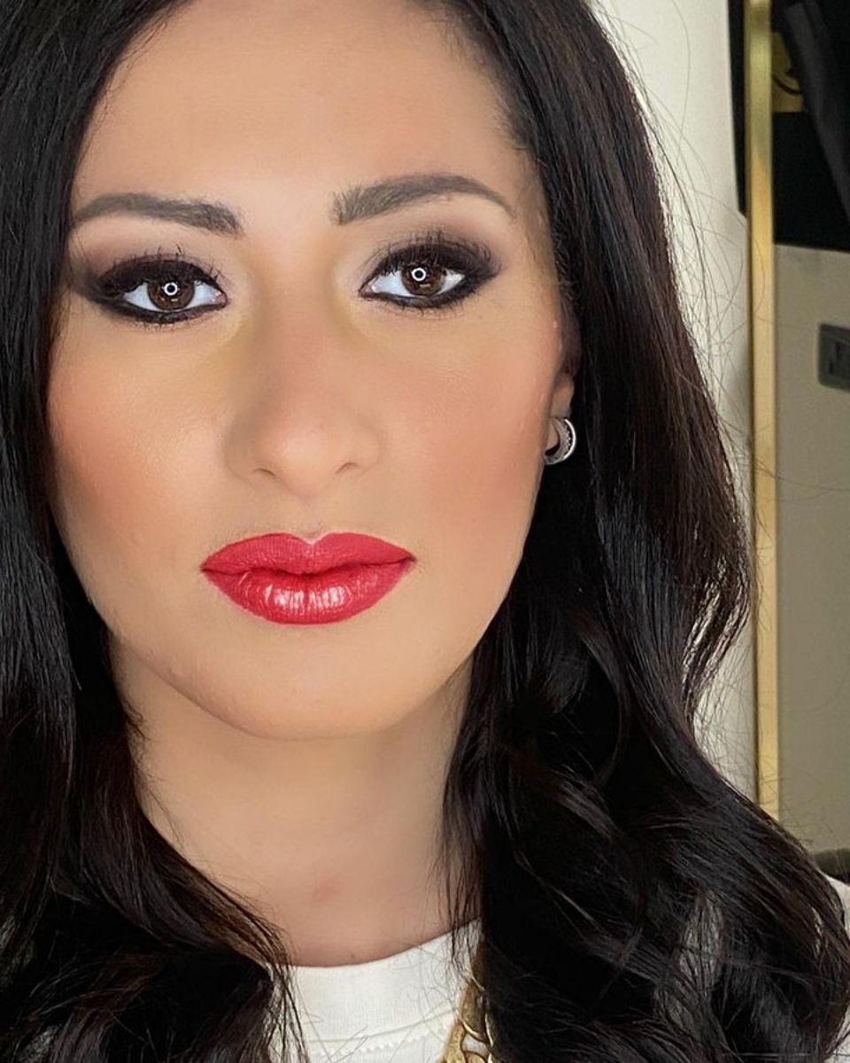 make up con rossetto acceso