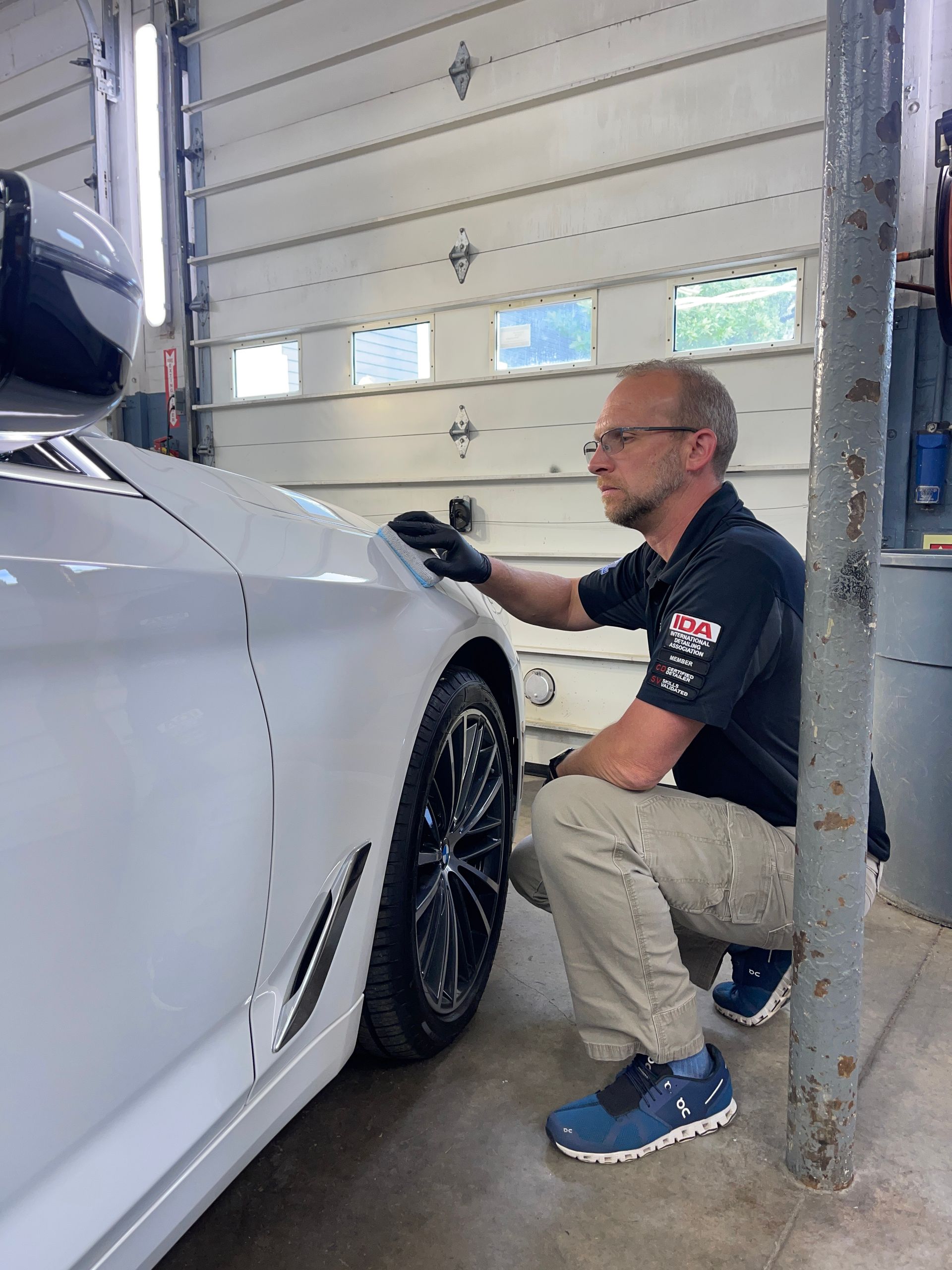 Applying Ceramic Coating on BMW 530i