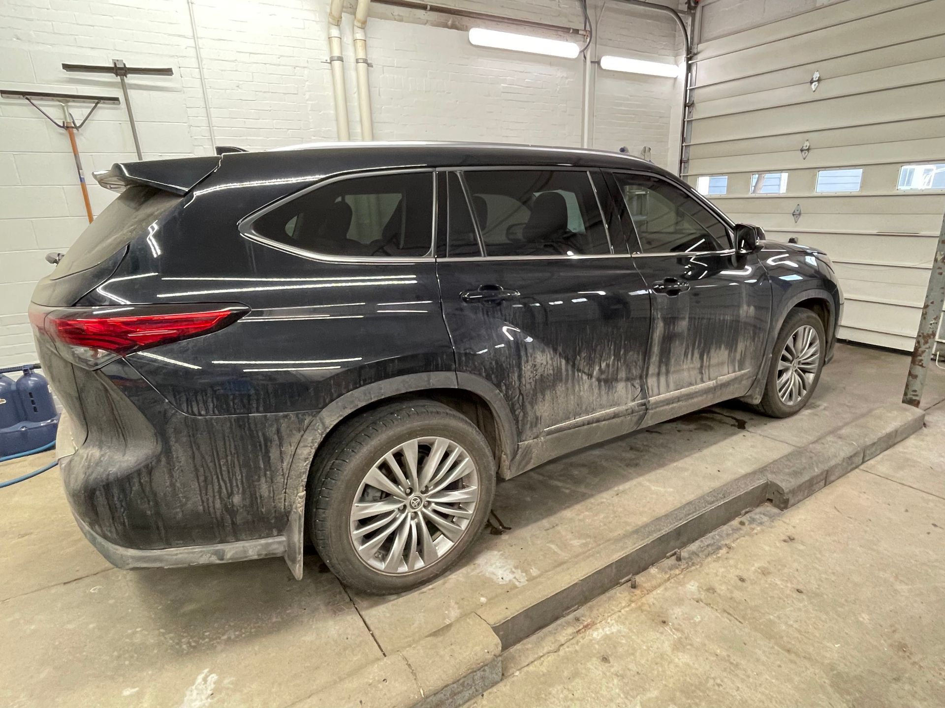 Before Exterior Wash Toyota Highlander