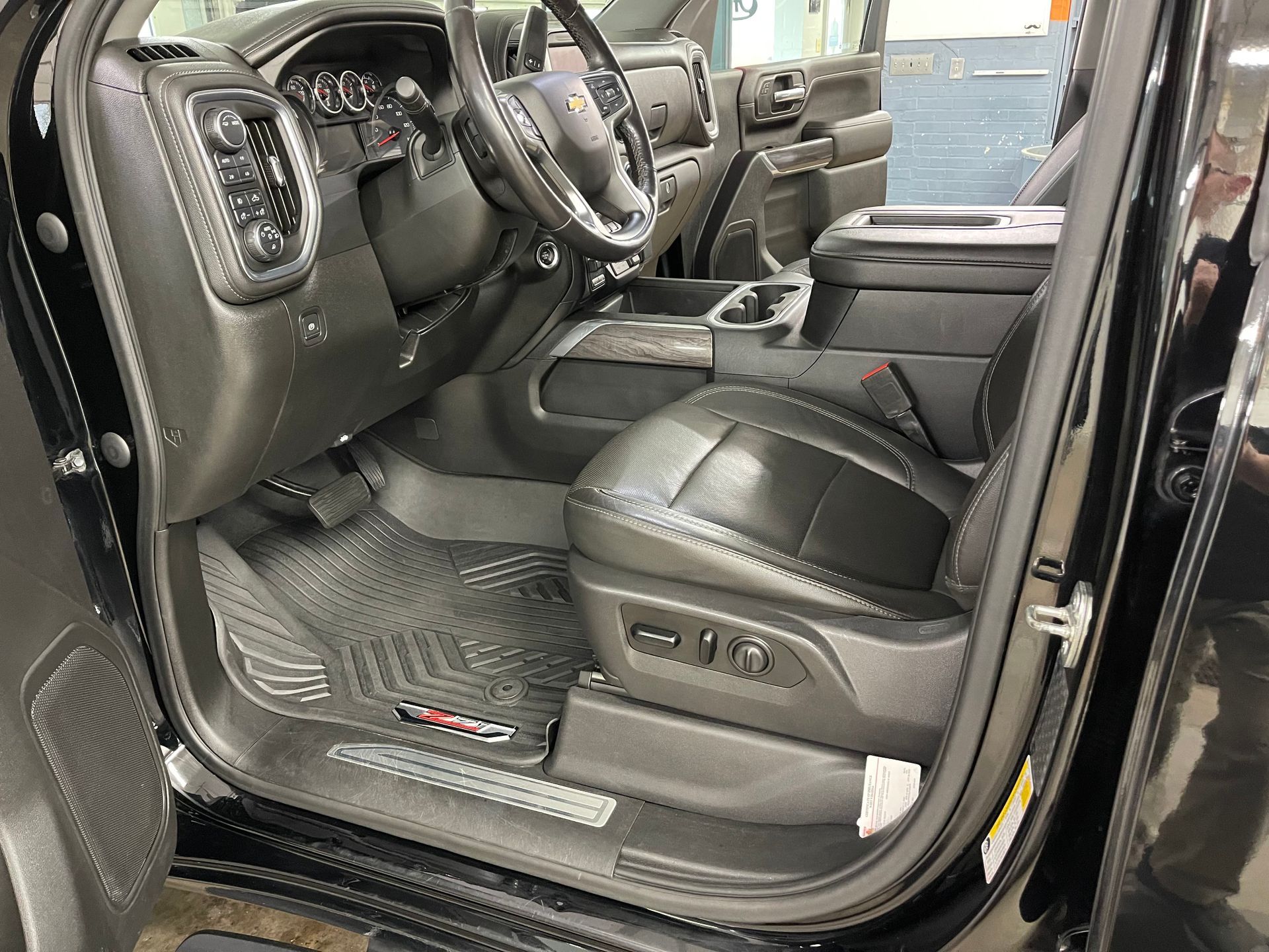 After Interior Front of Porsche Cayenne S