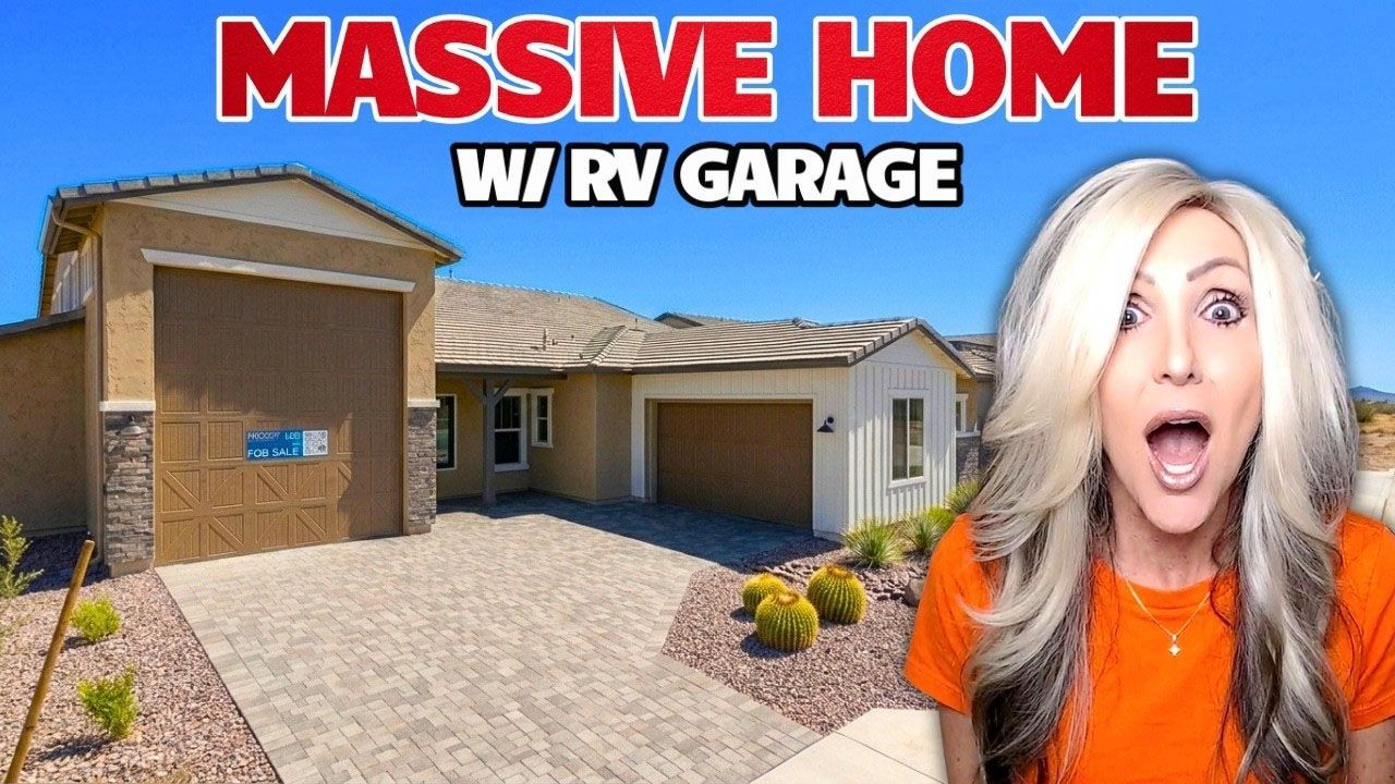 Massive Phoenix home with a huge RV garage and spacious driveway