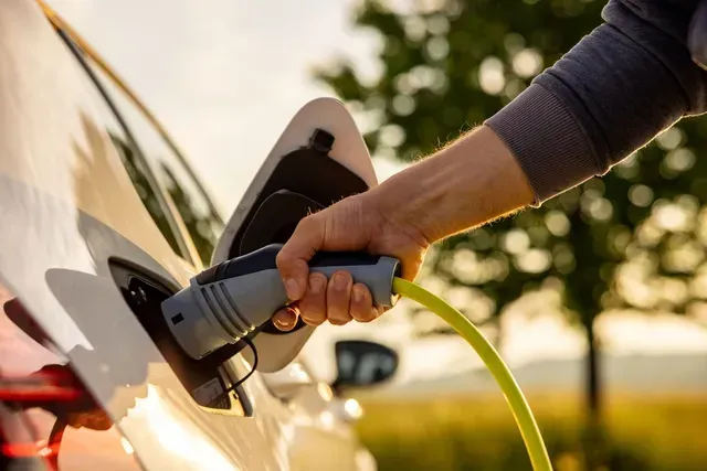 AUTOMOTIVE & EV