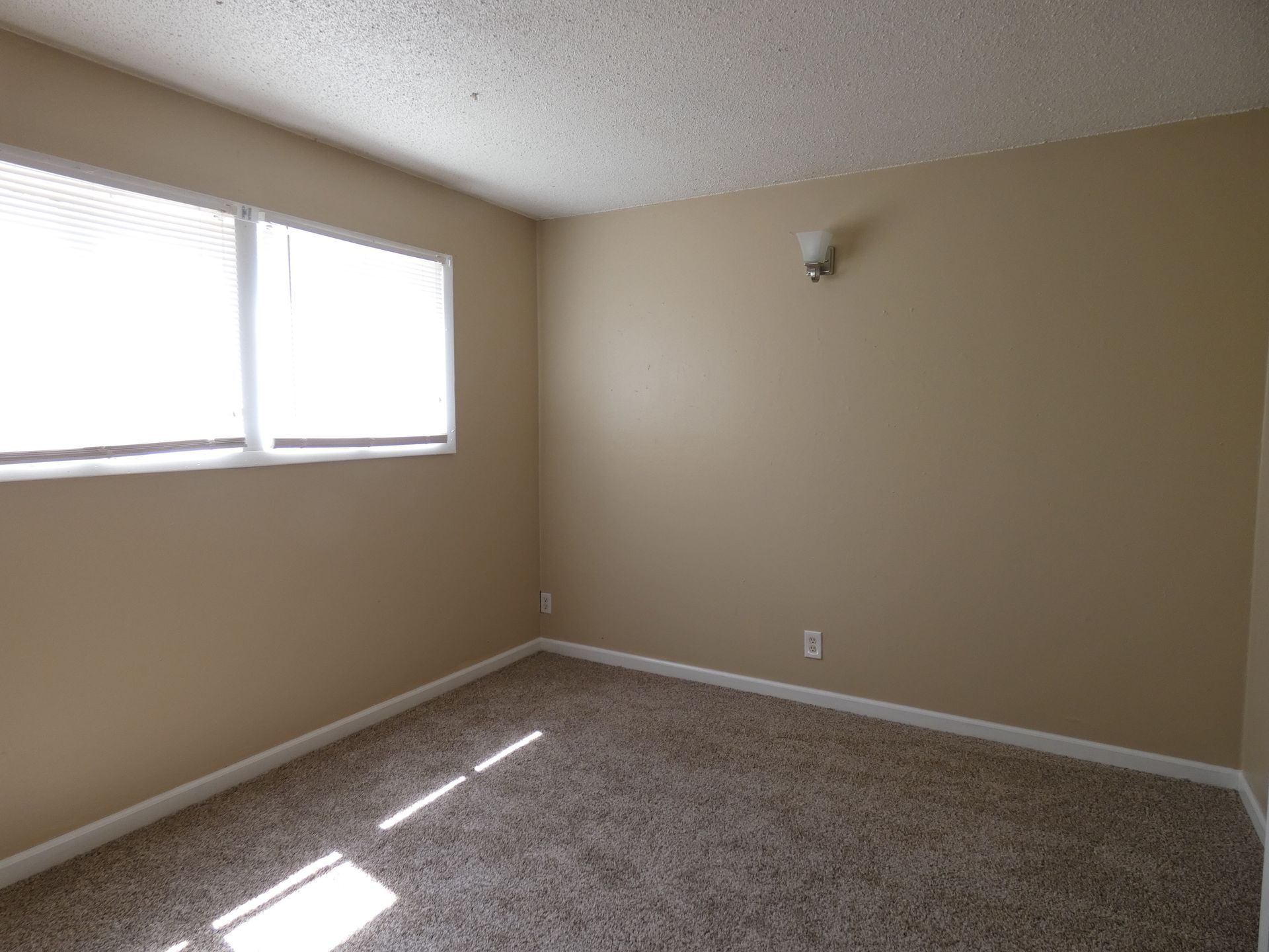 Skyview Apartments - bedroom
