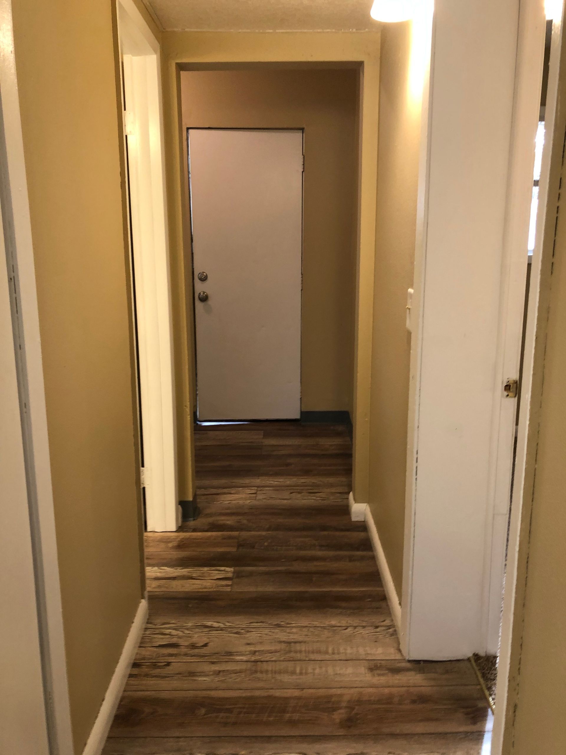 Skyview Apartments - hallway